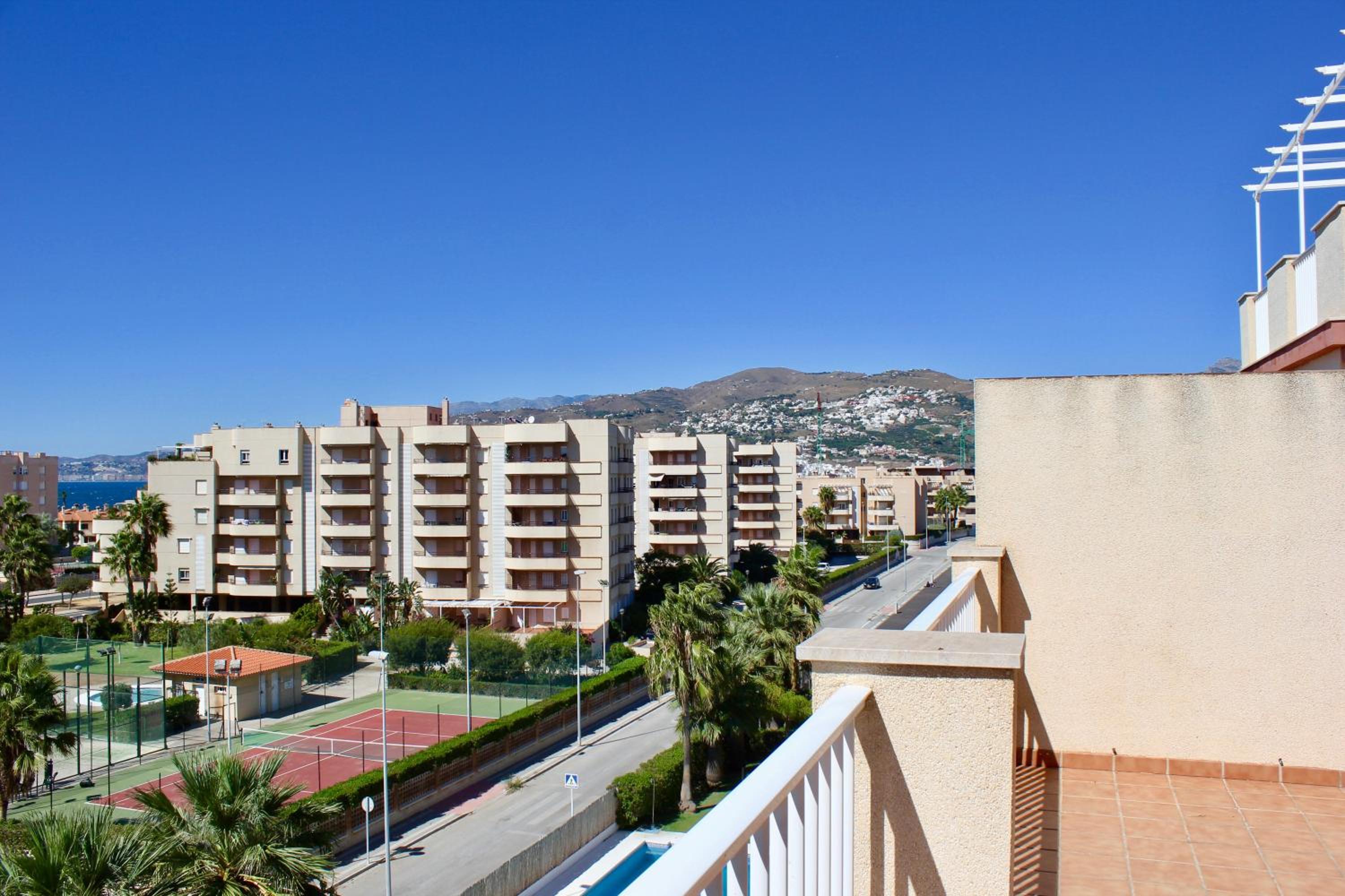 Espectacular Ático con Parking y Terraza con BBQ view 5