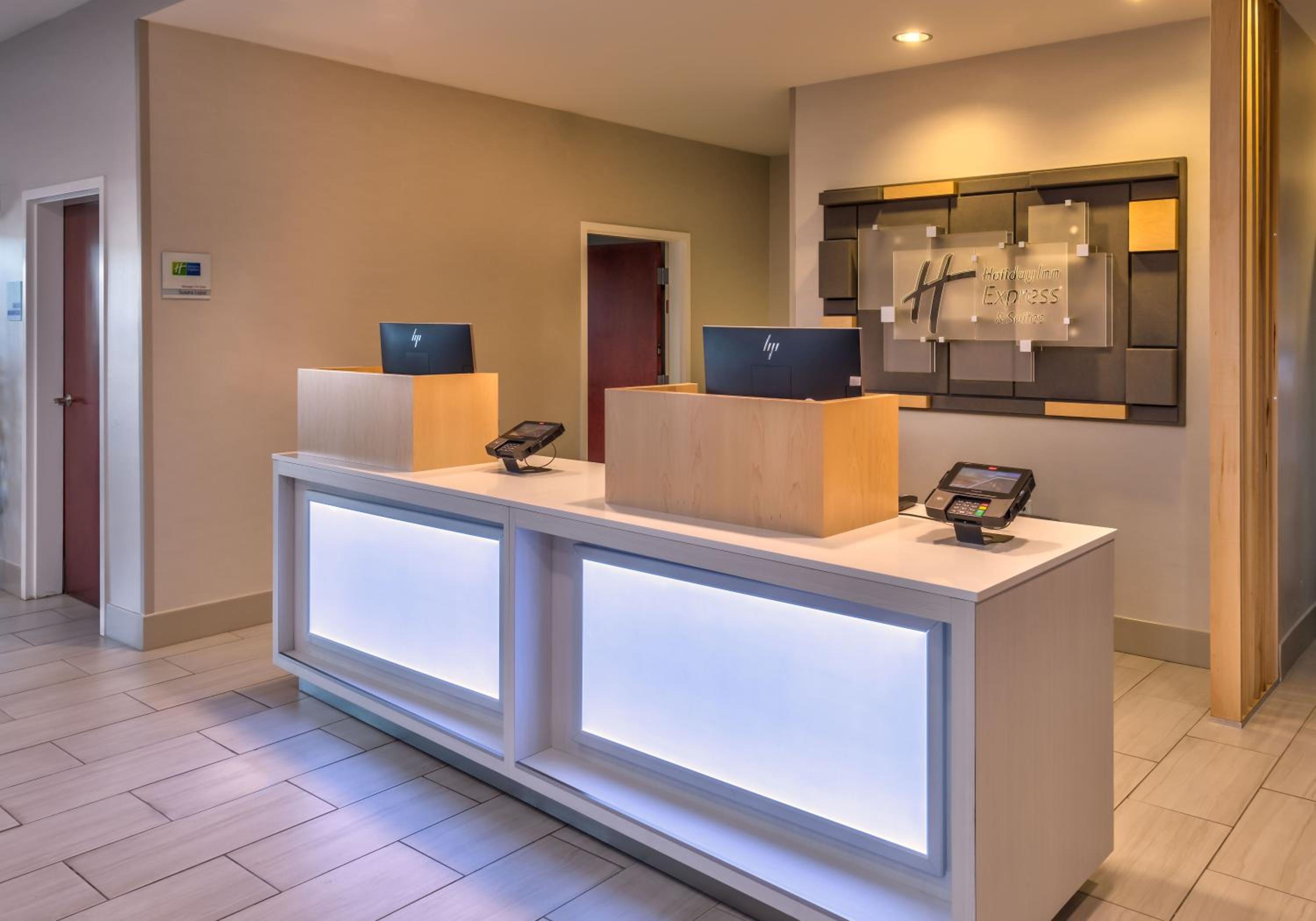 Reno Vacations - Holiday Inn Express Reno Airport, an IHG Hotel - Property Image 25