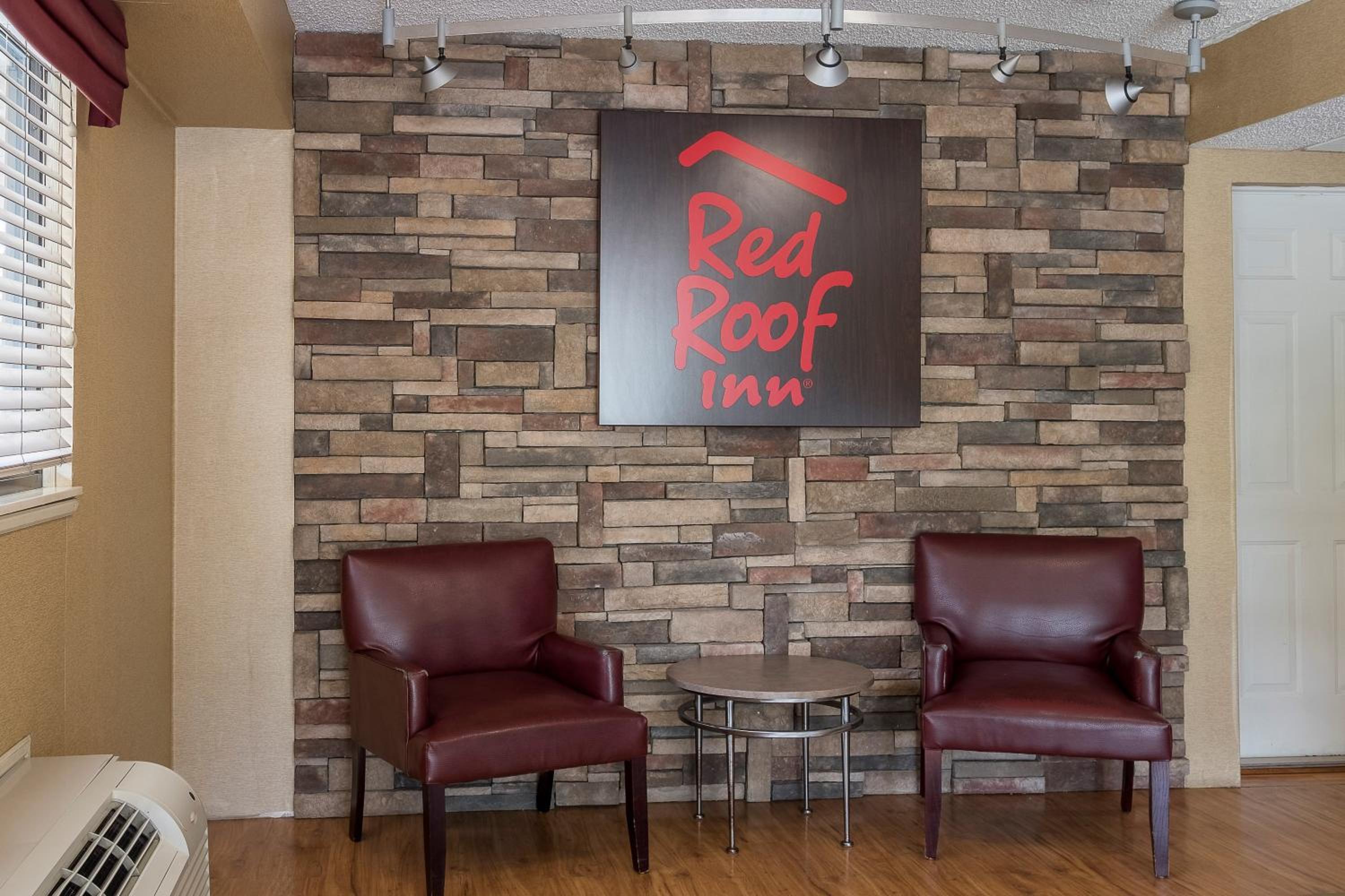 Red Roof Inn Tampa - Brandon - Image 5