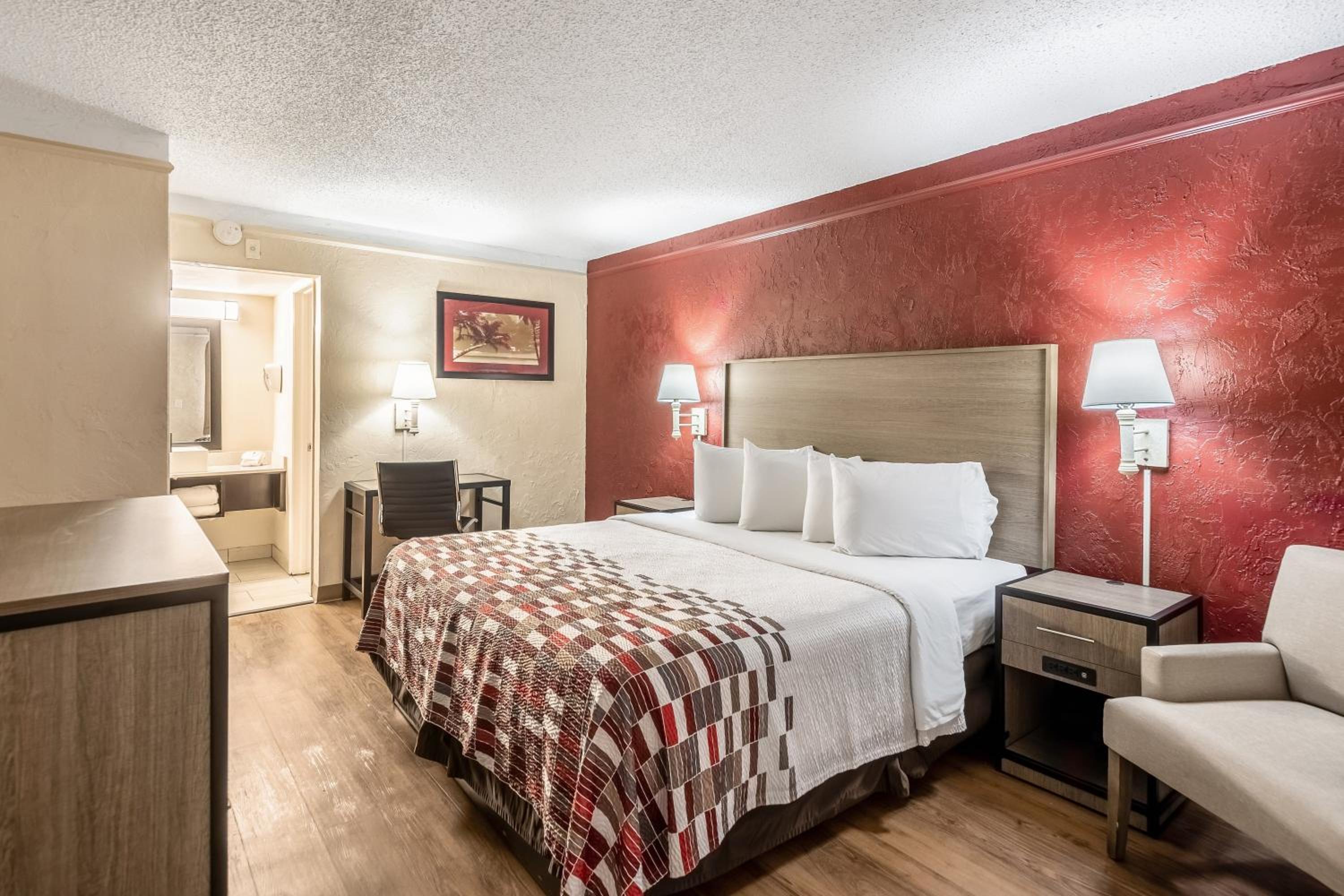 Red Roof Inn Tampa Bay - St. Petersburg, Photo 21
