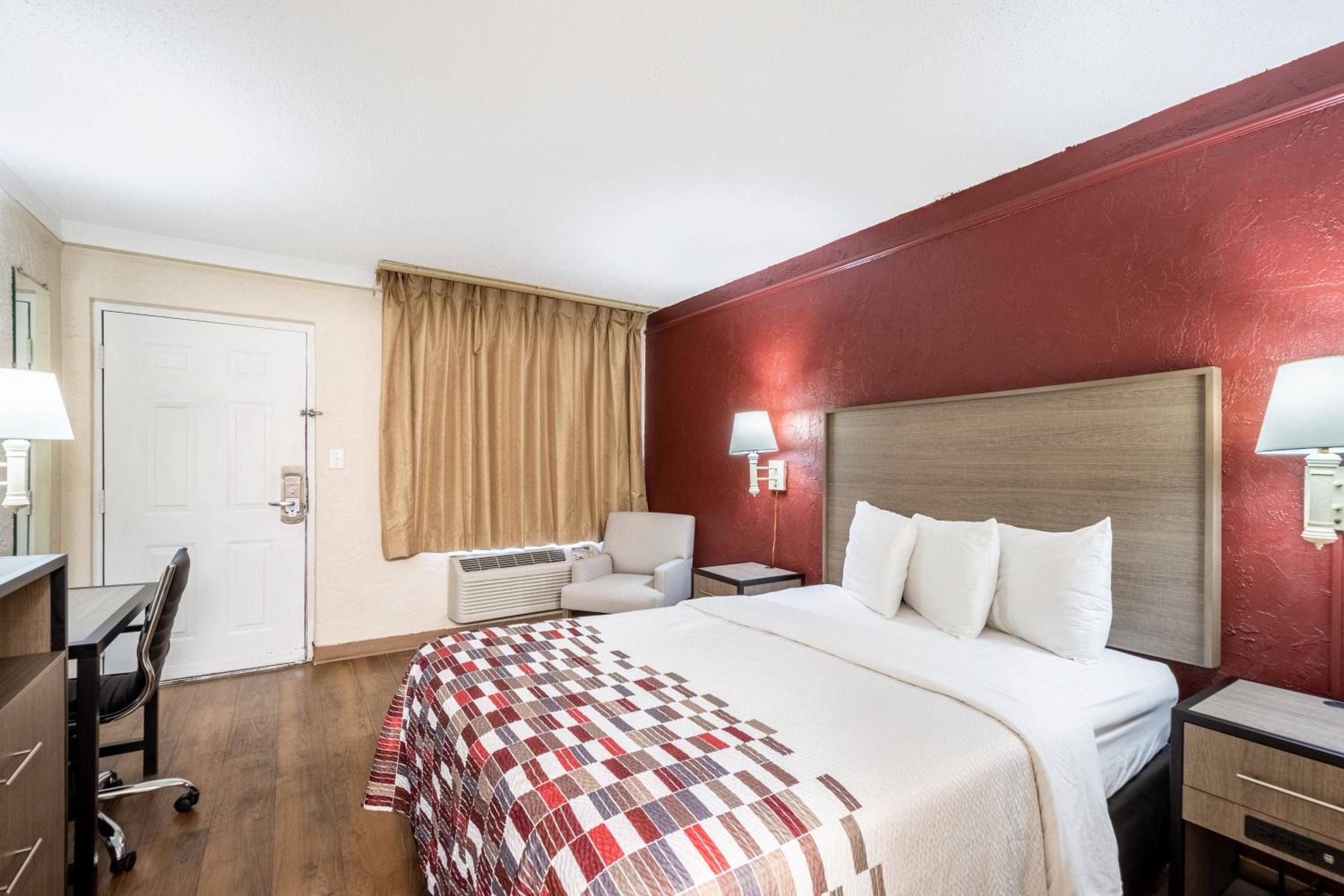 Red Roof Inn Tampa Bay - St. Petersburg, Photo 10