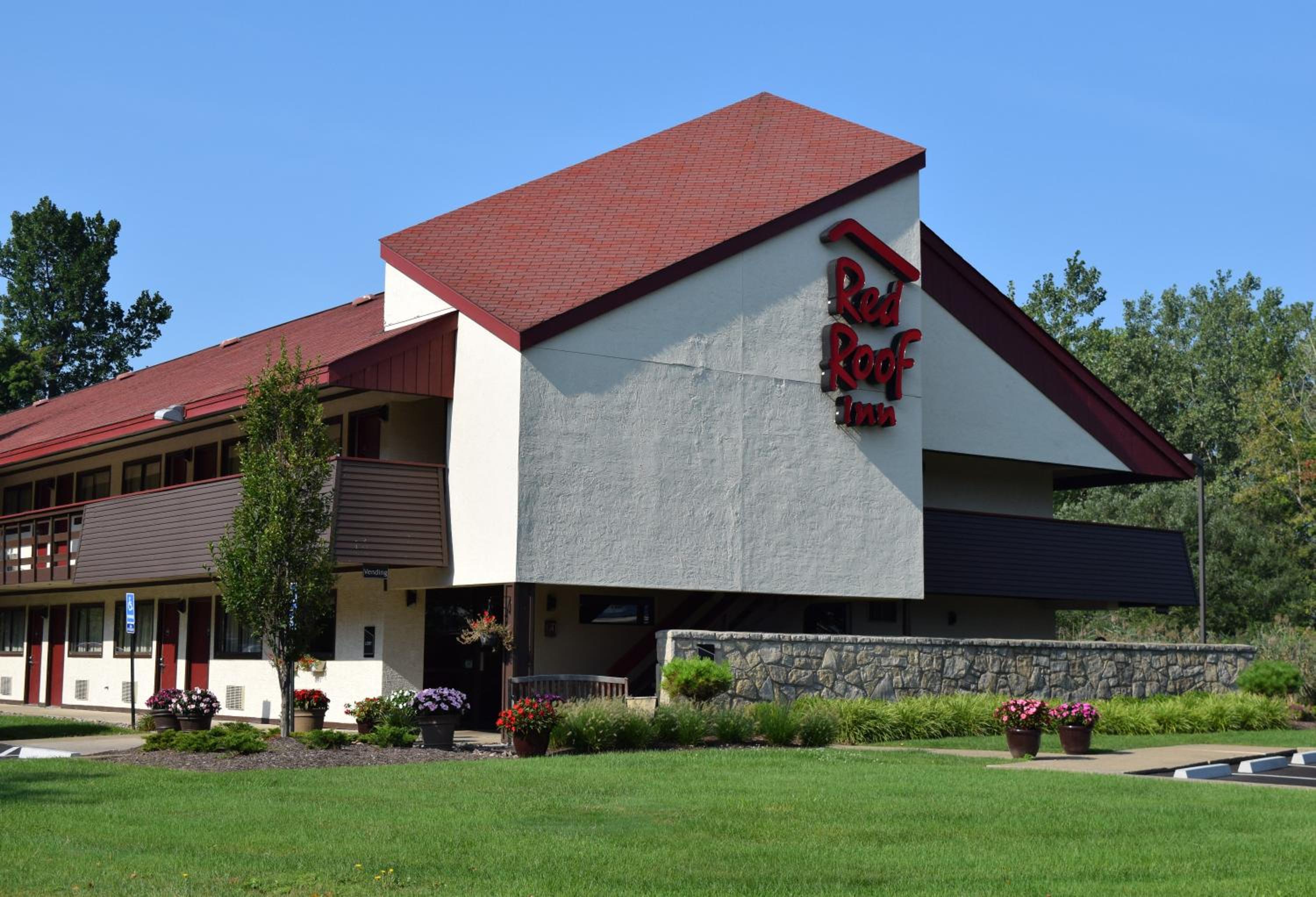 Hotel Red Roof Inn Buffalo - Niagara Airport - Image 1