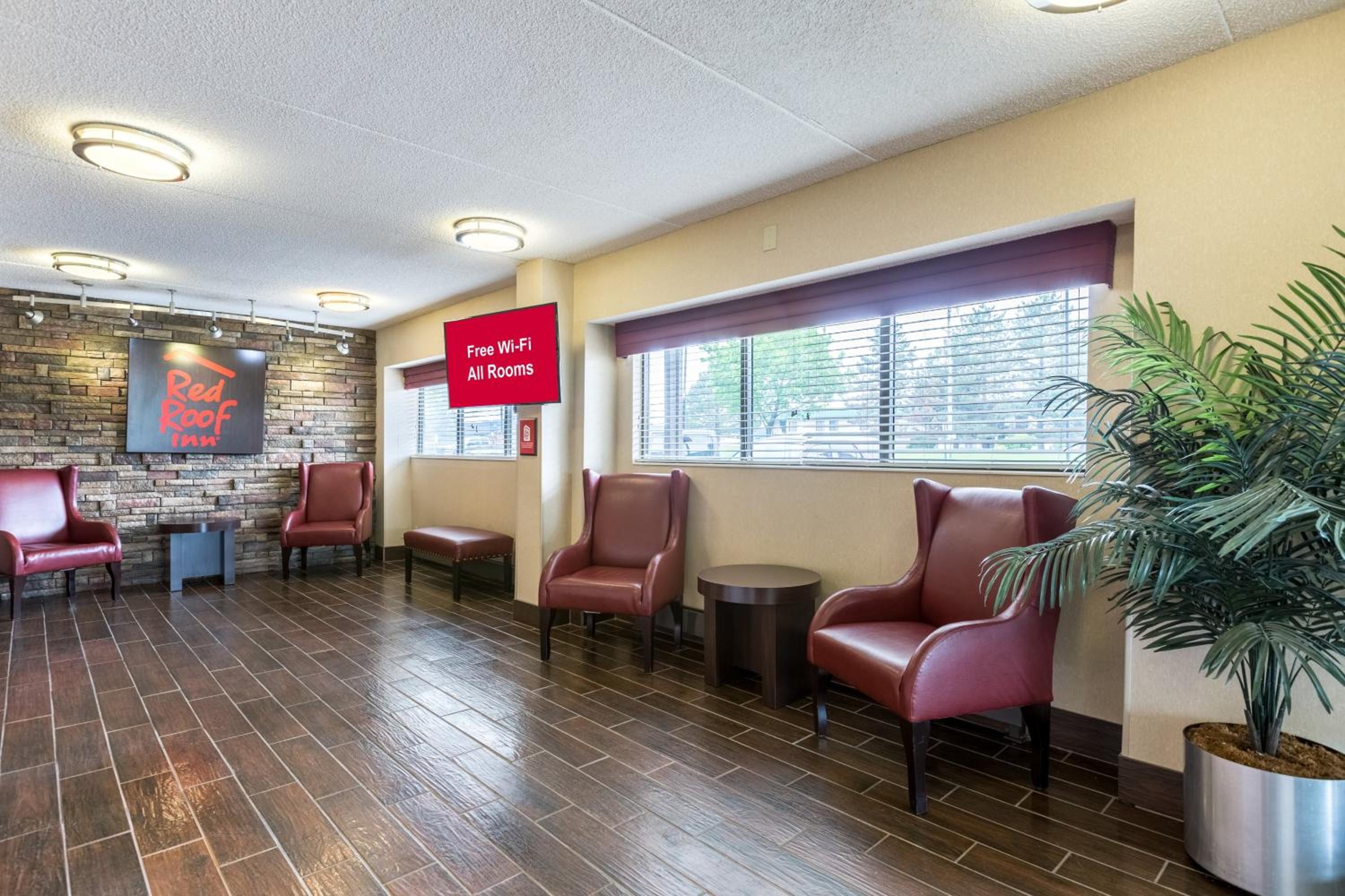 Plymouth Vacations - Red Roof Inn Minneapolis - Plymouth - Wayzata - Property Image 20
