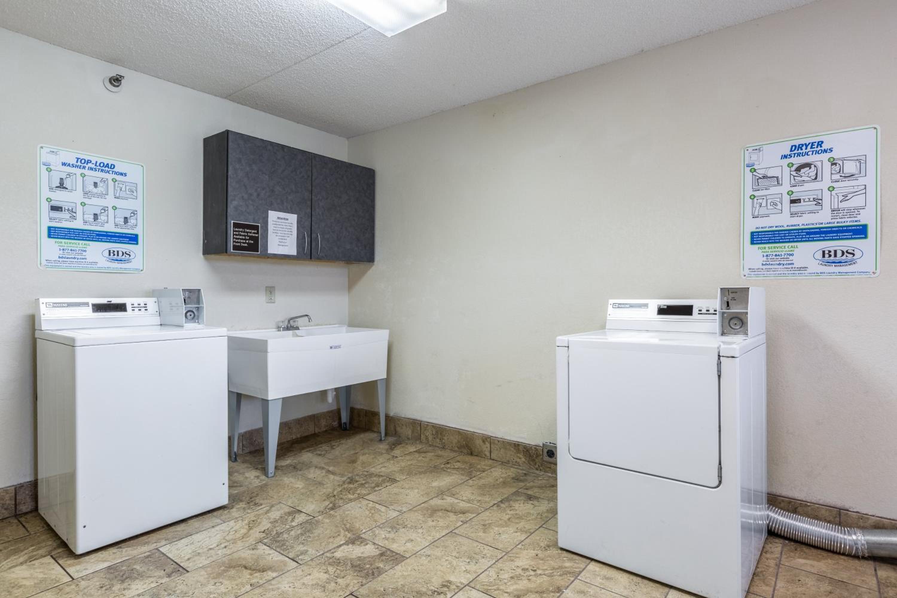 Plymouth Vacations - Red Roof Inn Minneapolis - Plymouth - Wayzata - Property Image 19