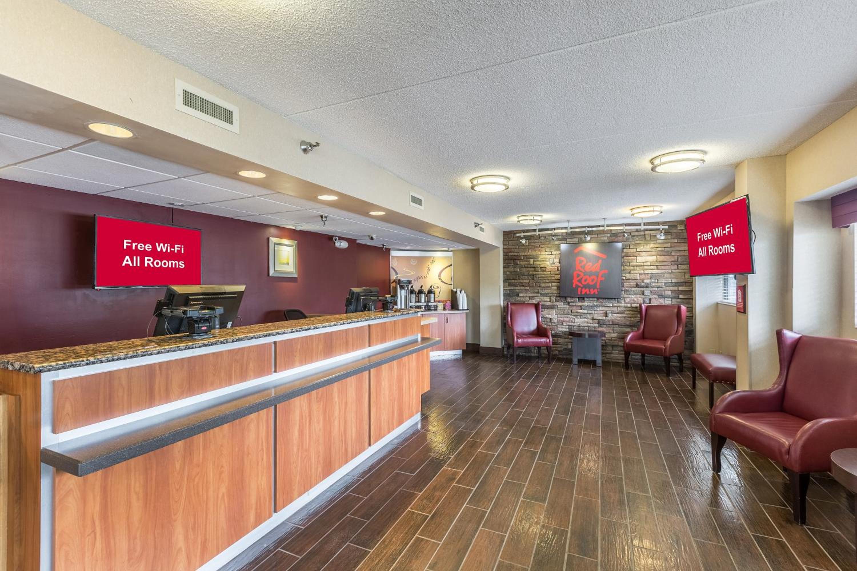 Plymouth Vacations - Red Roof Inn Minneapolis - Plymouth - Wayzata - Property Image 21