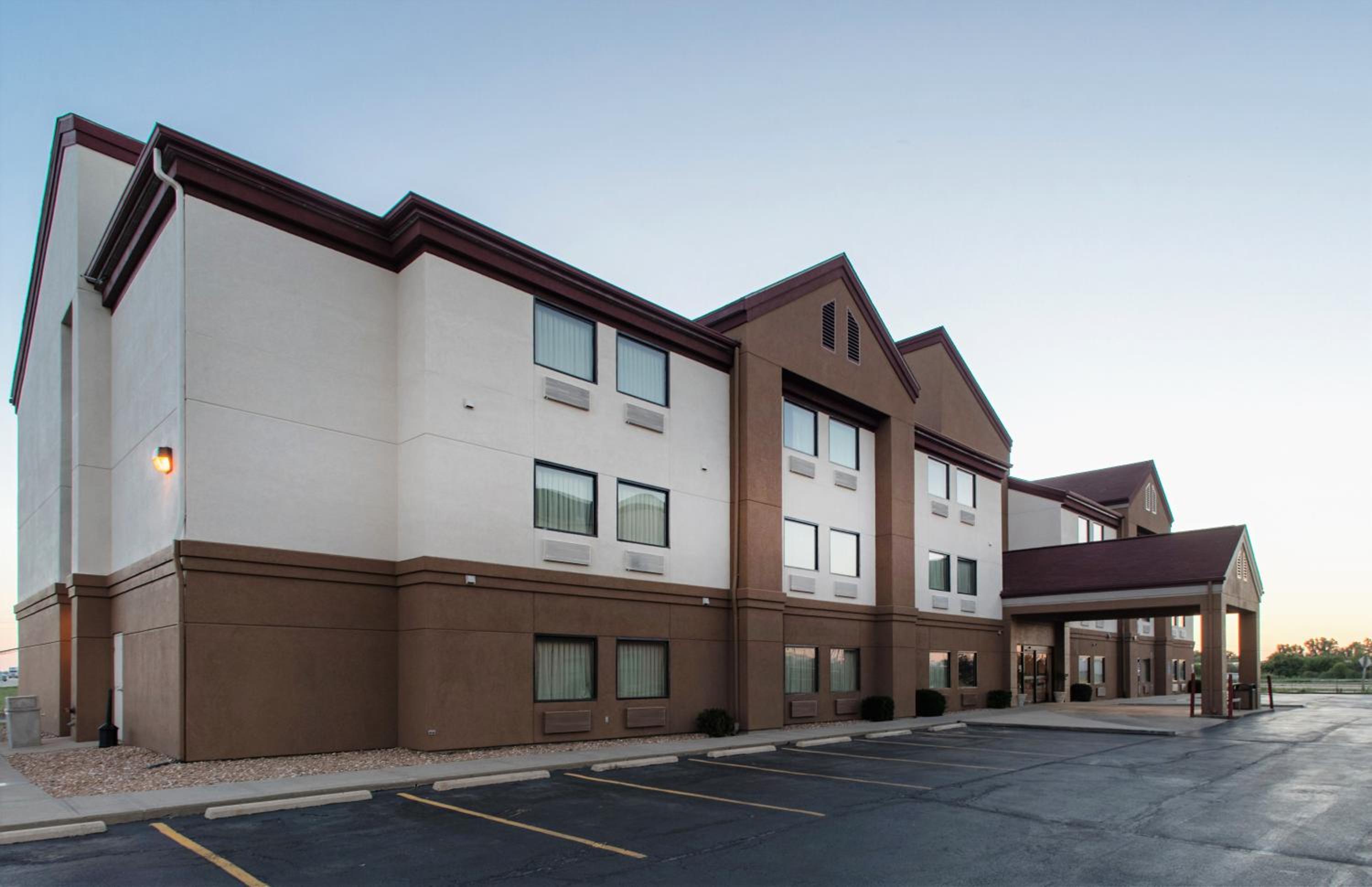 Red Roof Inn St Louis - Troy, IL view 3