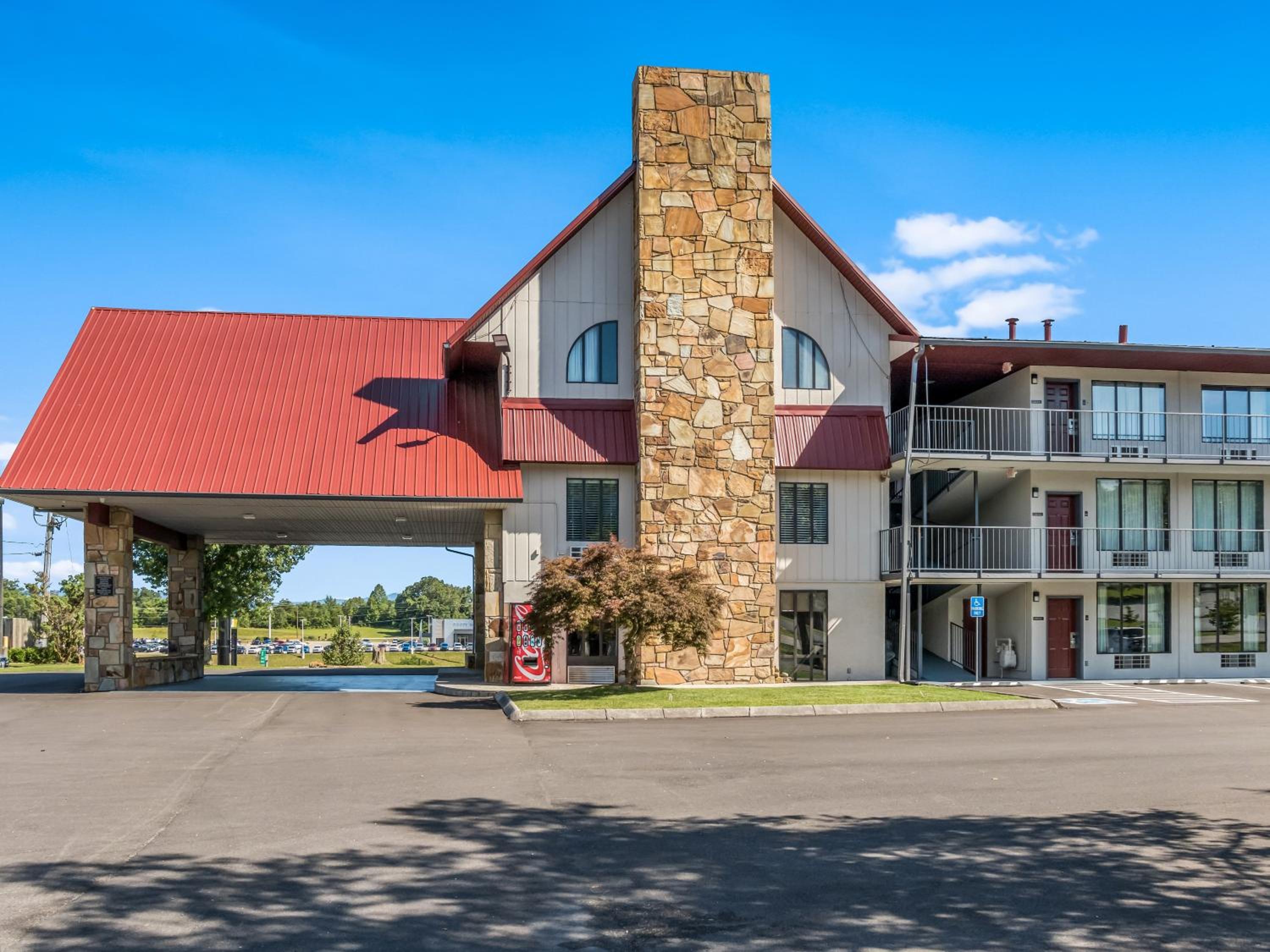 Red Roof Inn Dandridge view 2
