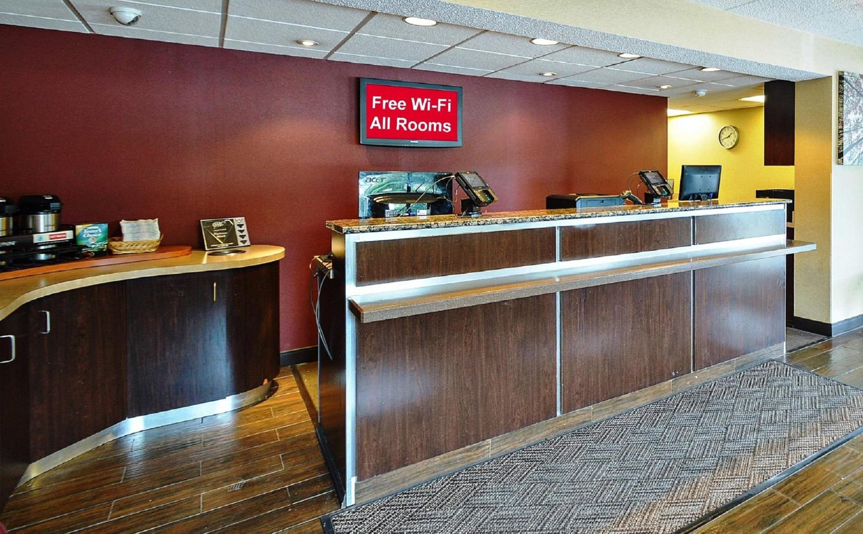 Red Roof Inn Louisville East - Hurstbourne - Image 4