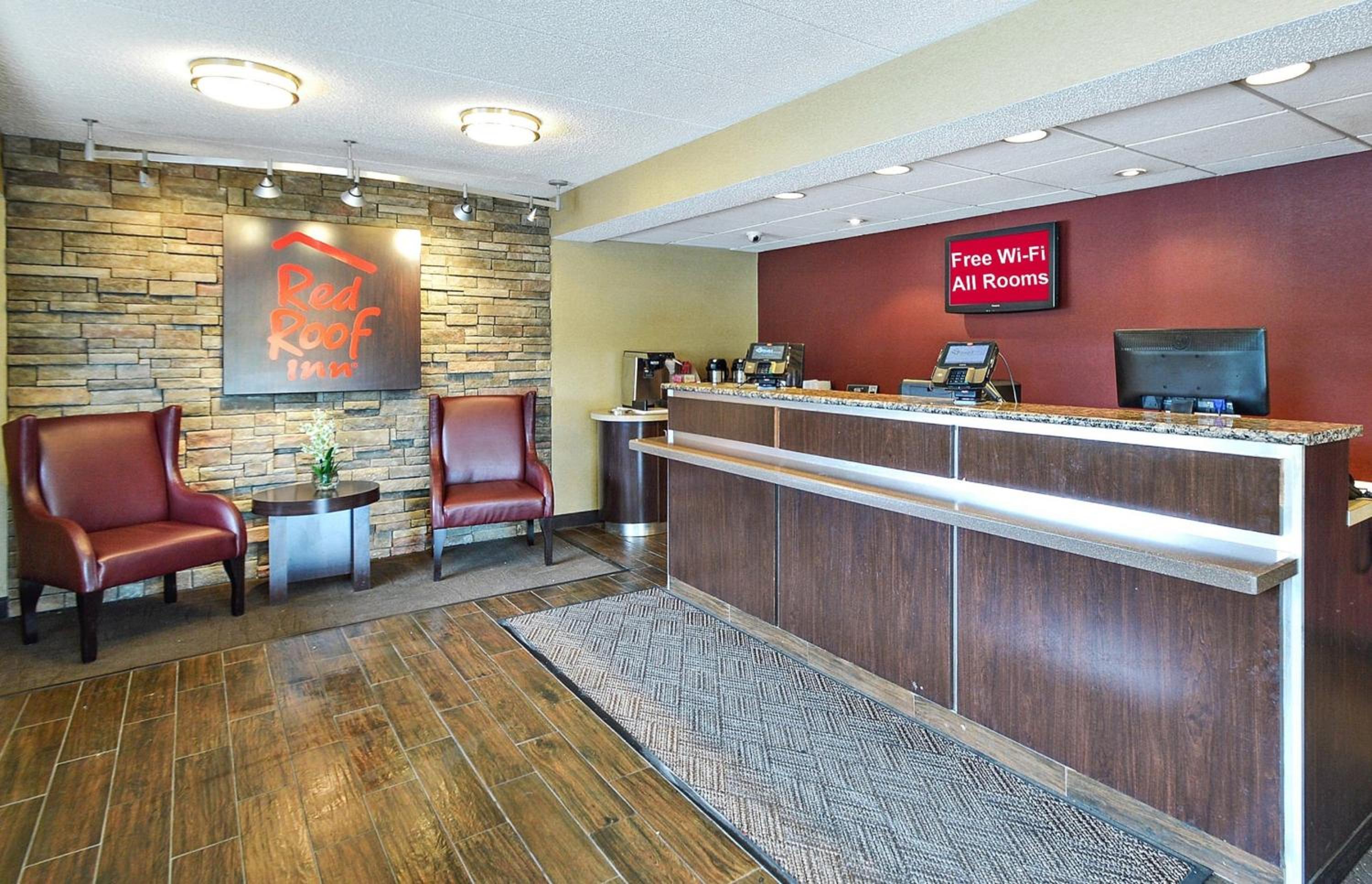 Red Roof Inn Louisville East - Hurstbourne - Image 5