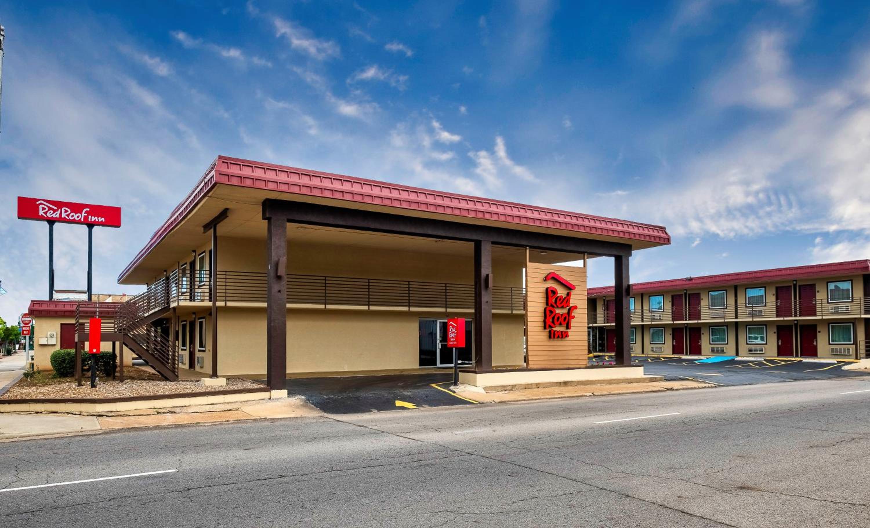 Fort Smith Vacations - Red Roof Inn Fort Smith Downtown - Property Image 1