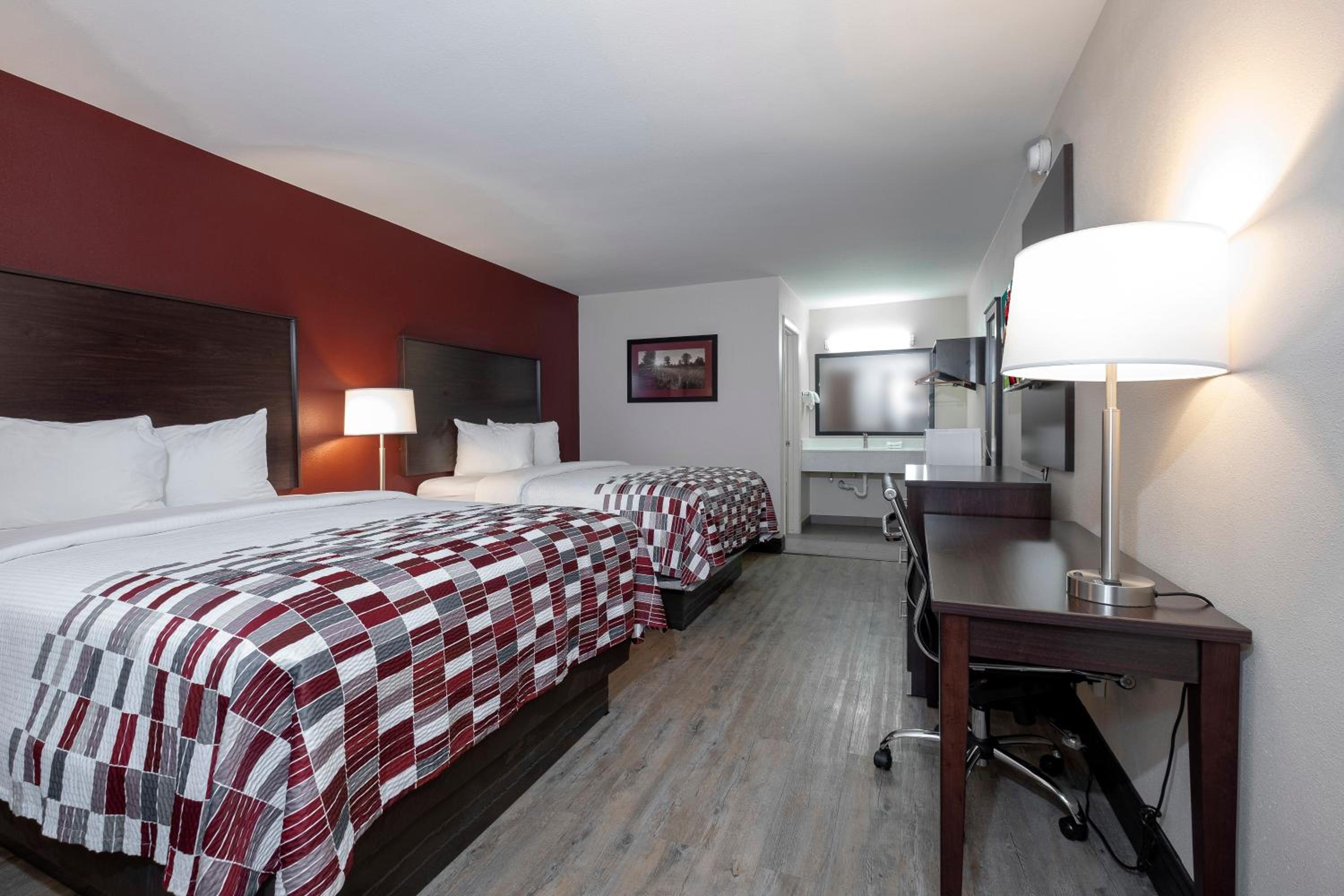 Fort Smith Vacations - Red Roof Inn Fort Smith Downtown - Property Image 15
