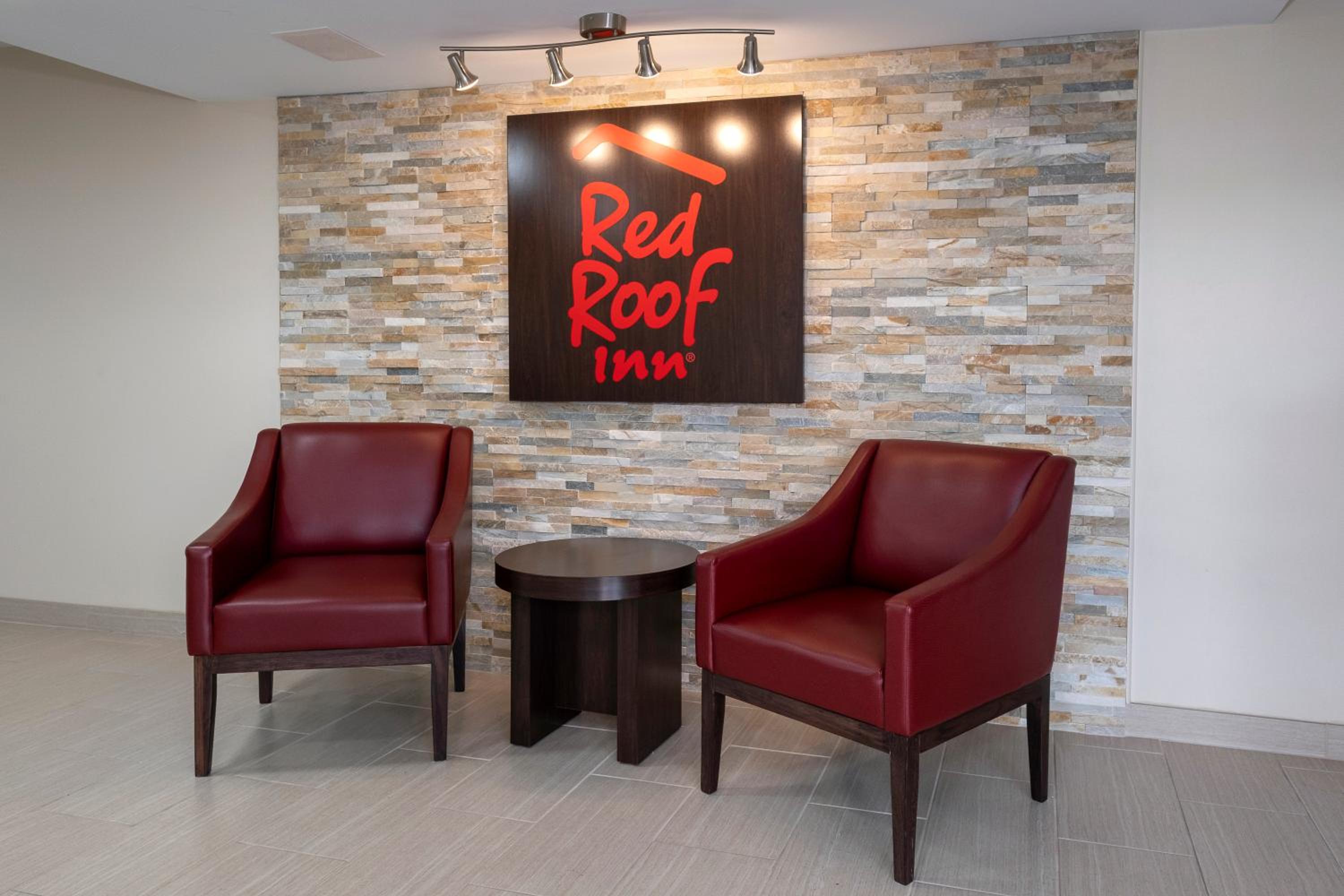 Fort Smith Vacations - Red Roof Inn Fort Smith Downtown - Property Image 5
