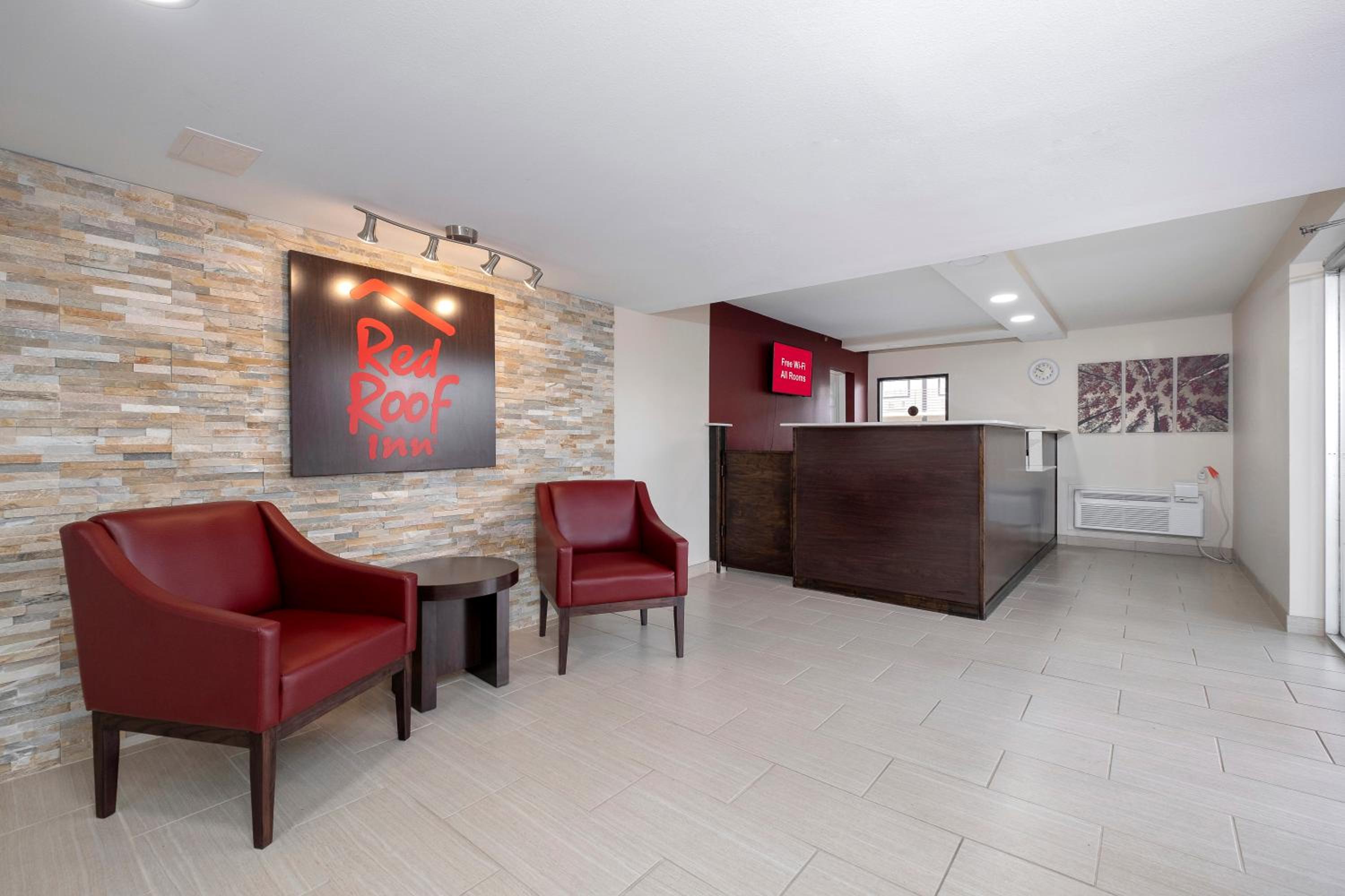 Fort Smith Vacations - Red Roof Inn Fort Smith Downtown - Property Image 21