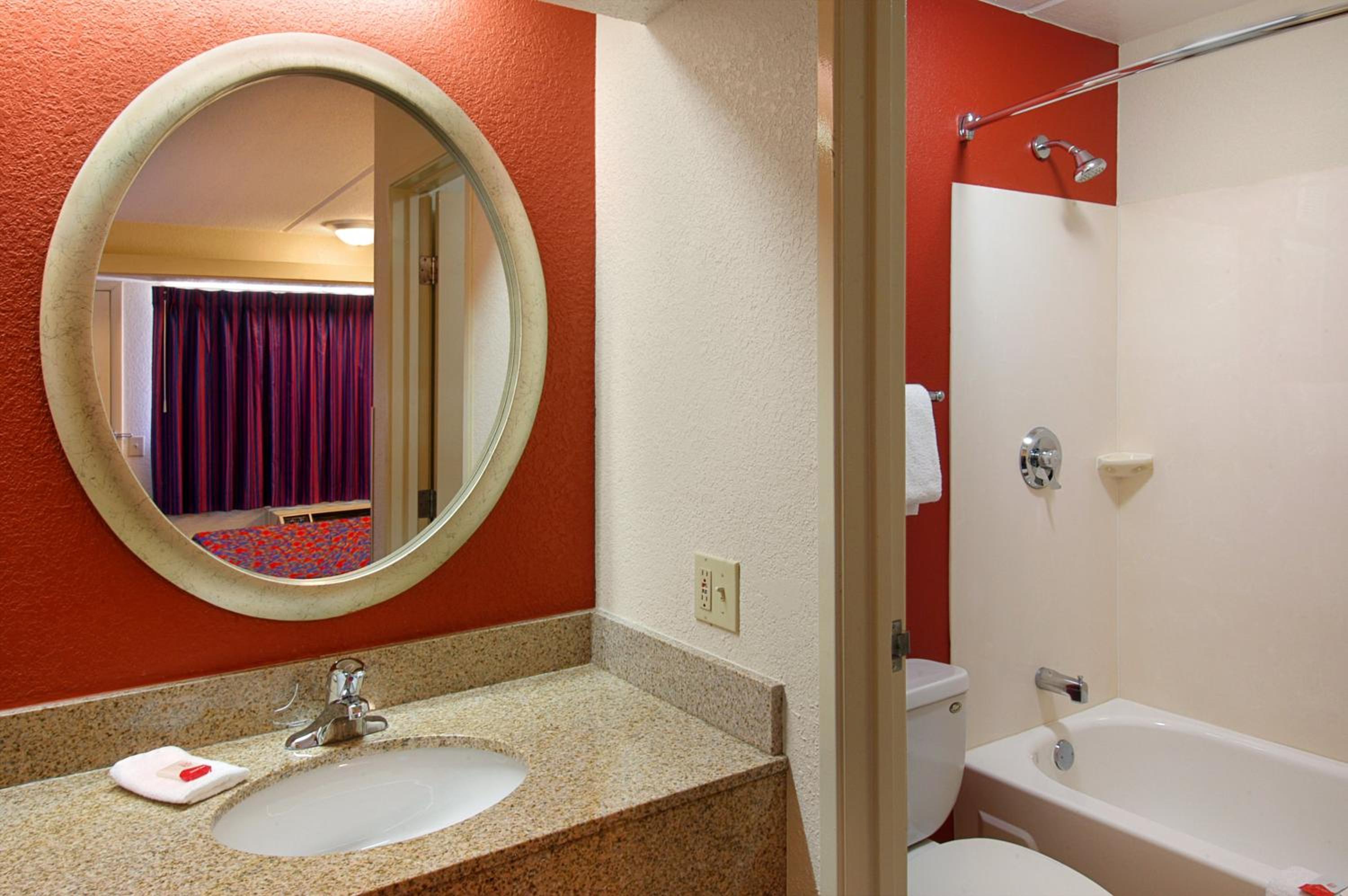 Jessup Vacations - Red Roof Inn Washington DC - Columbia/Fort Meade - Property Image 3