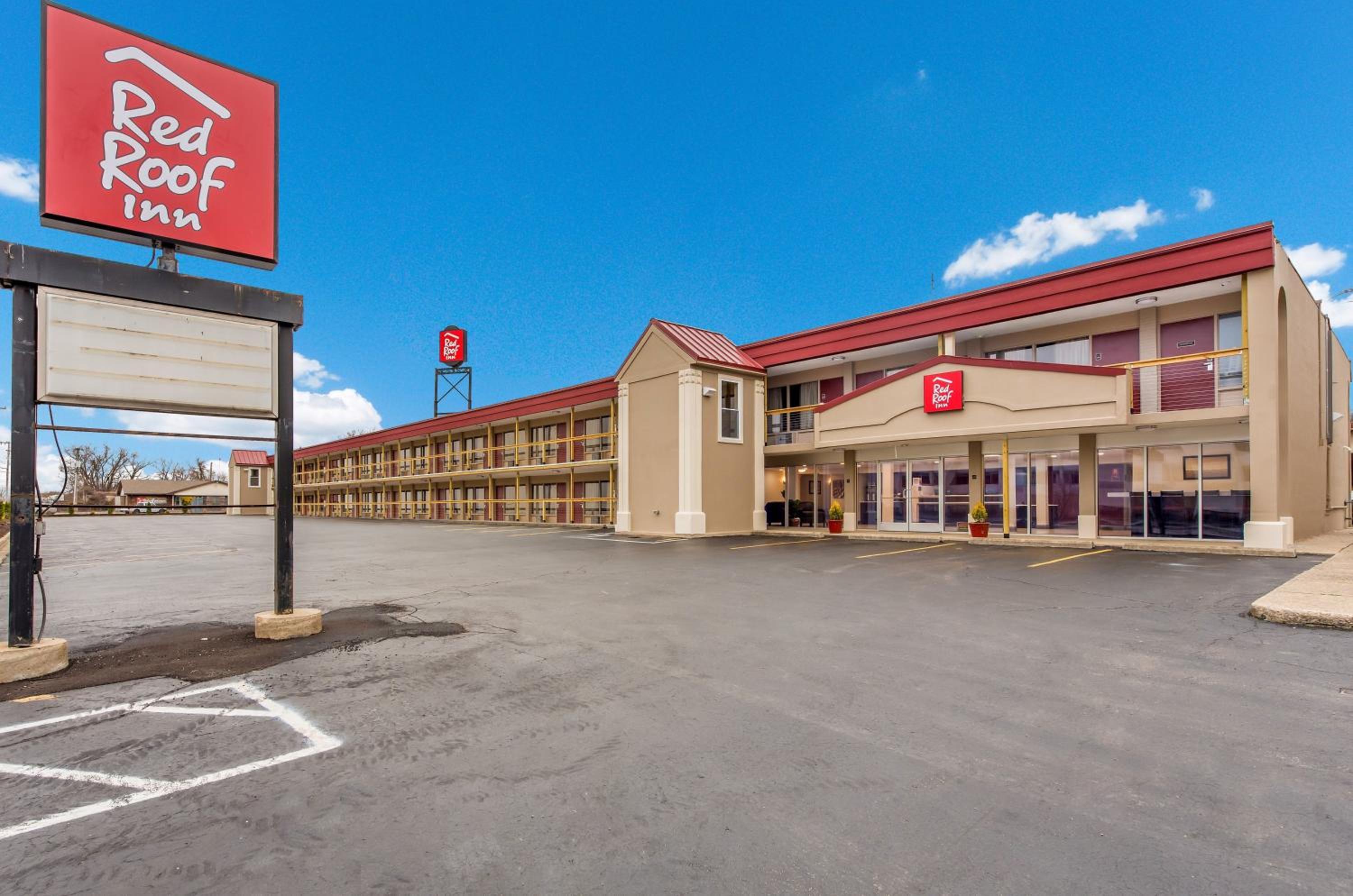 Red Roof Inn Dayton - Moraine/U of Dayton view 2