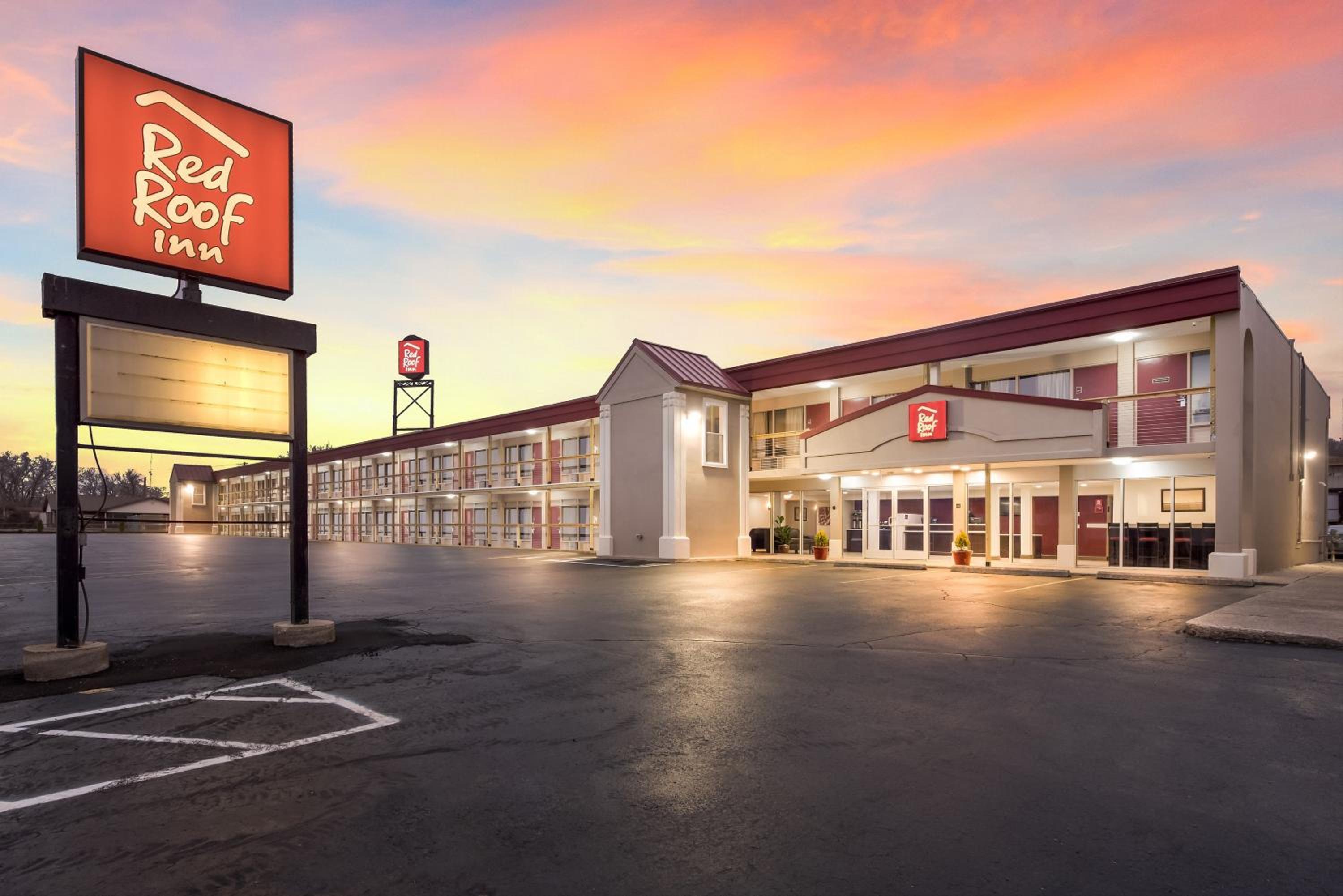 Red Roof Inn Dayton - Moraine/U of Dayton view 5