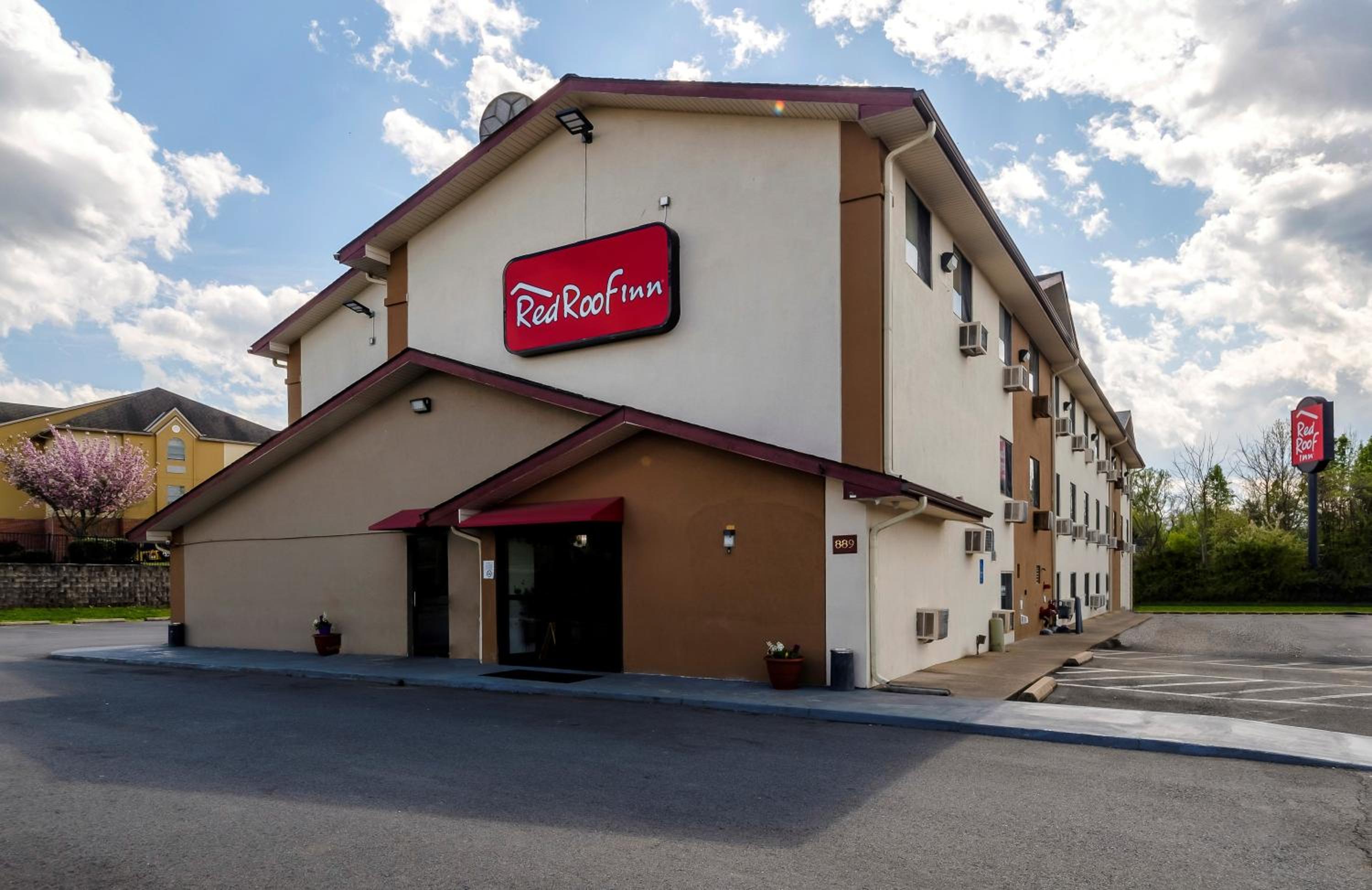 Red Roof Inn Culpeper view 2
