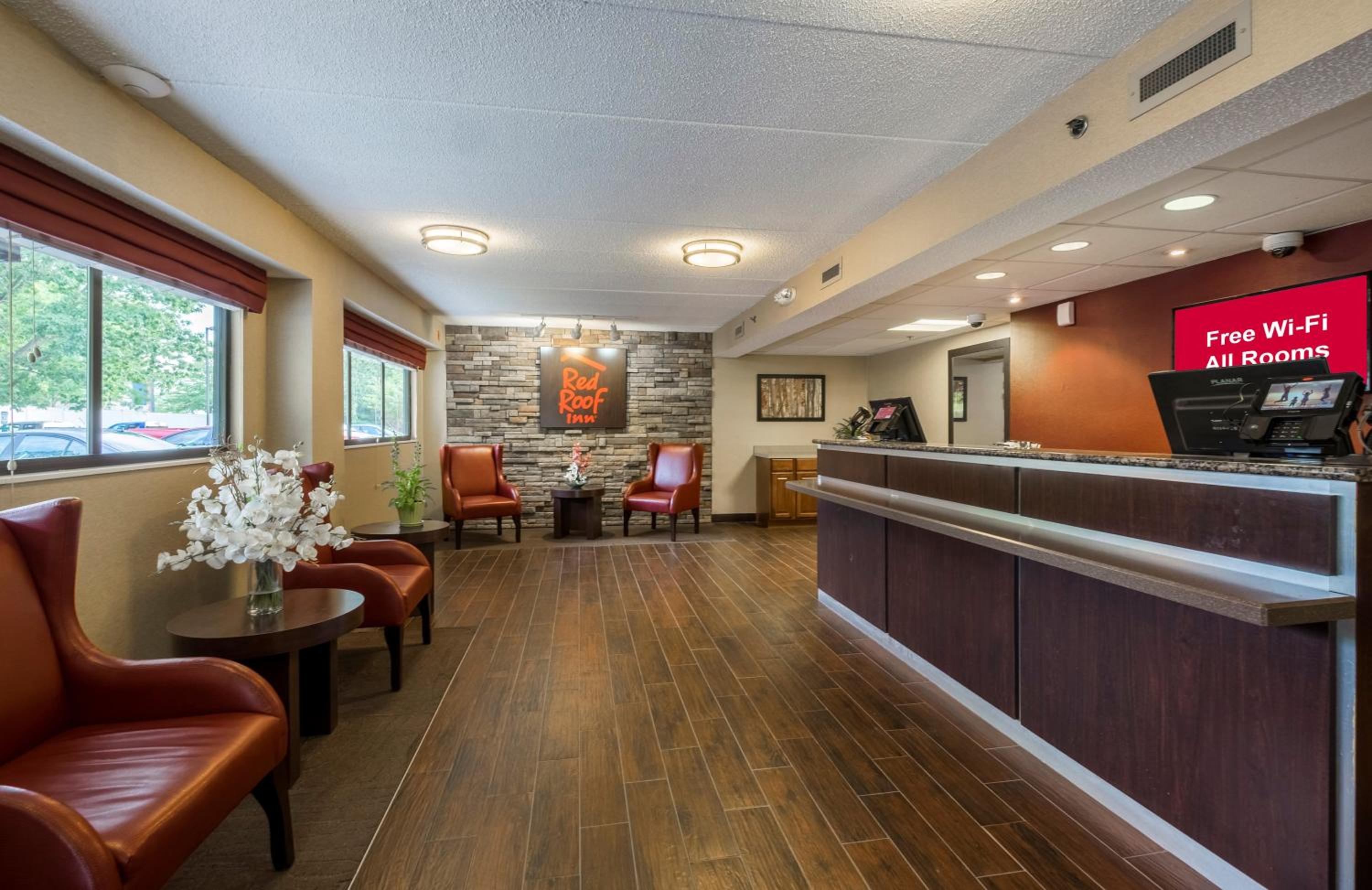 Milford Vacations - Red Roof Inn Milford - New Haven - Property Image 27