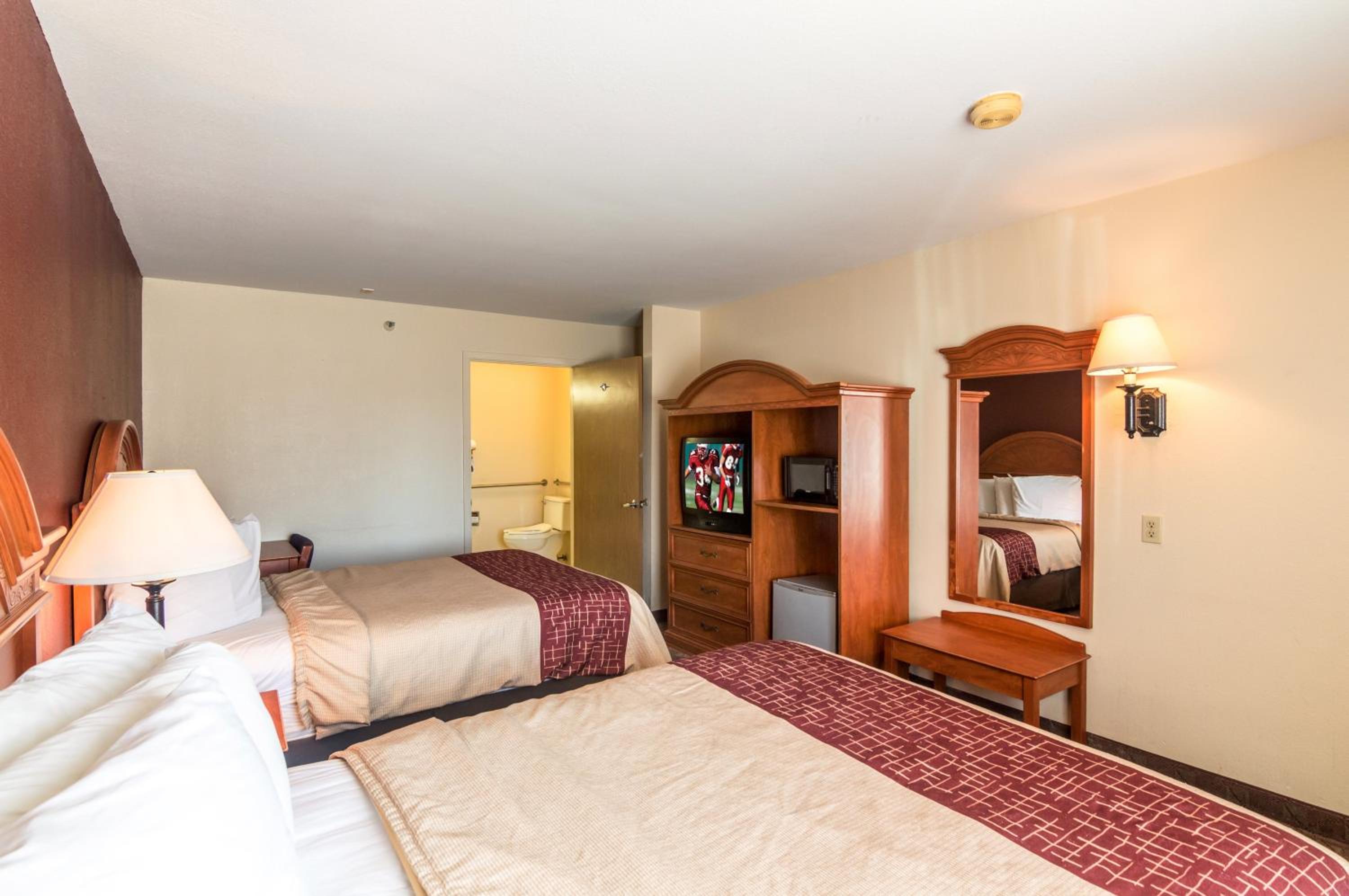 Wichita Falls Vacations - Red Roof Inn Wichita Falls - Property Image 28