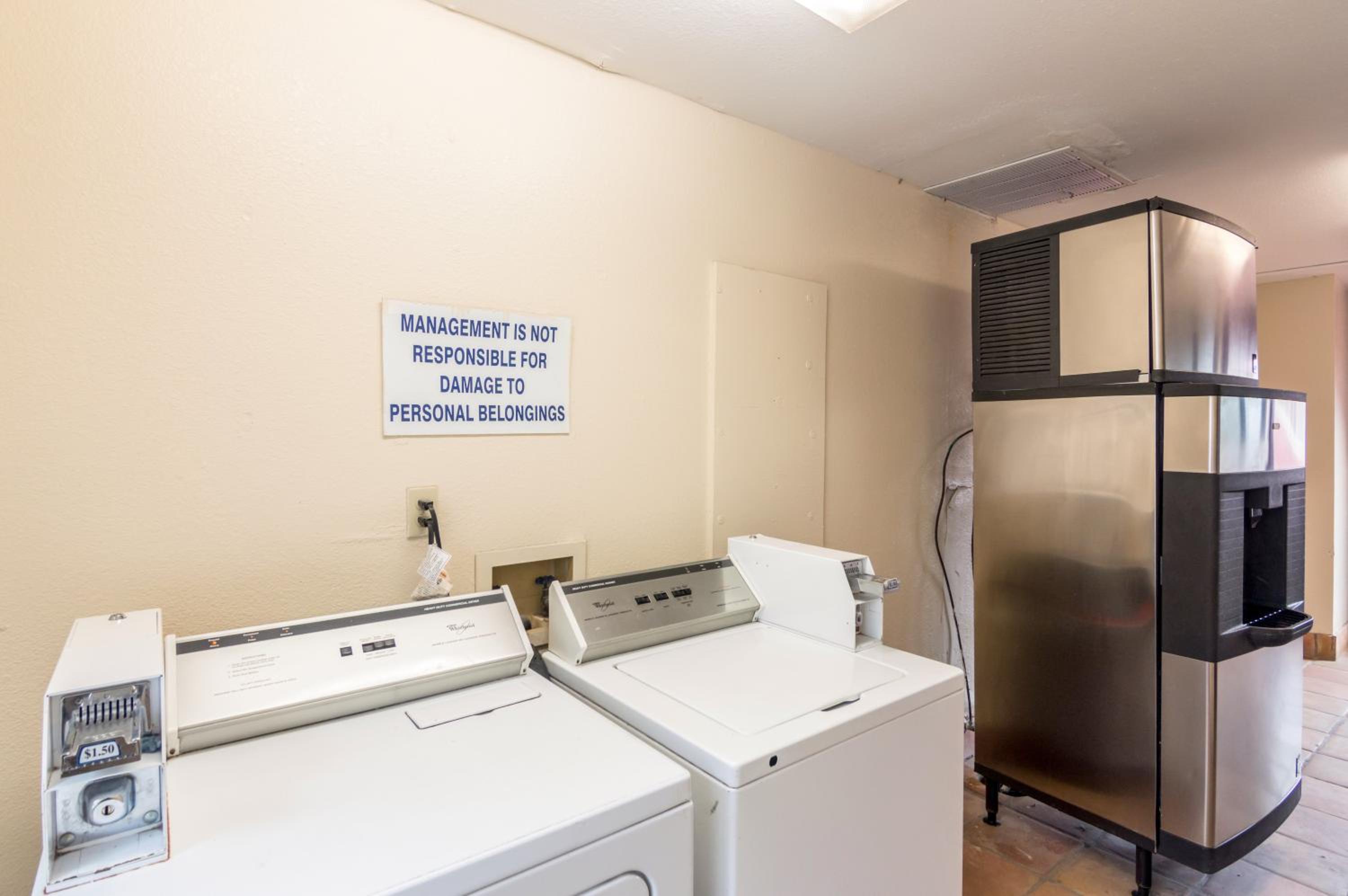 Wichita Falls Vacations - Red Roof Inn Wichita Falls - Property Image 7