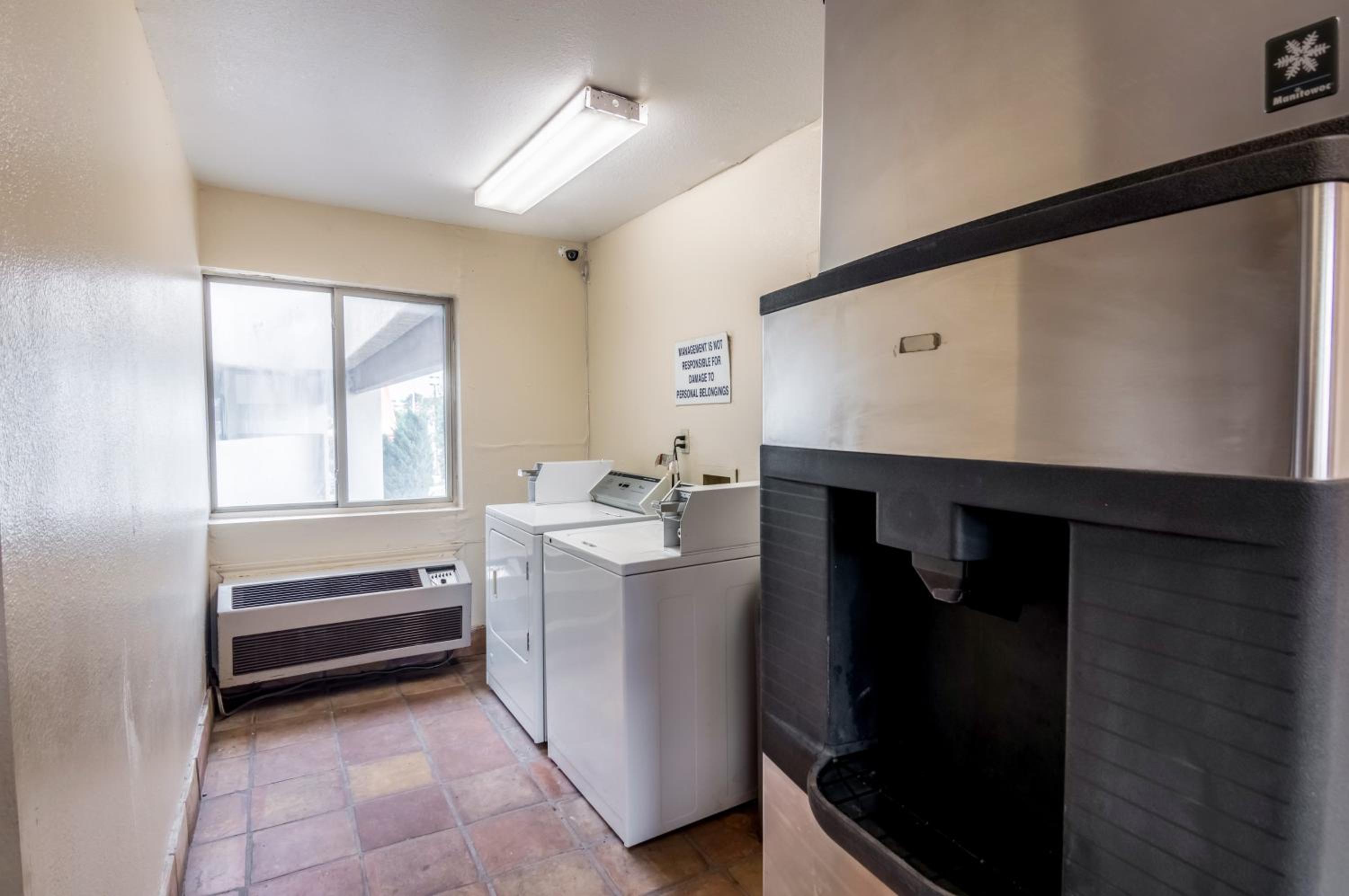 Wichita Falls Vacations - Red Roof Inn Wichita Falls - Property Image 6