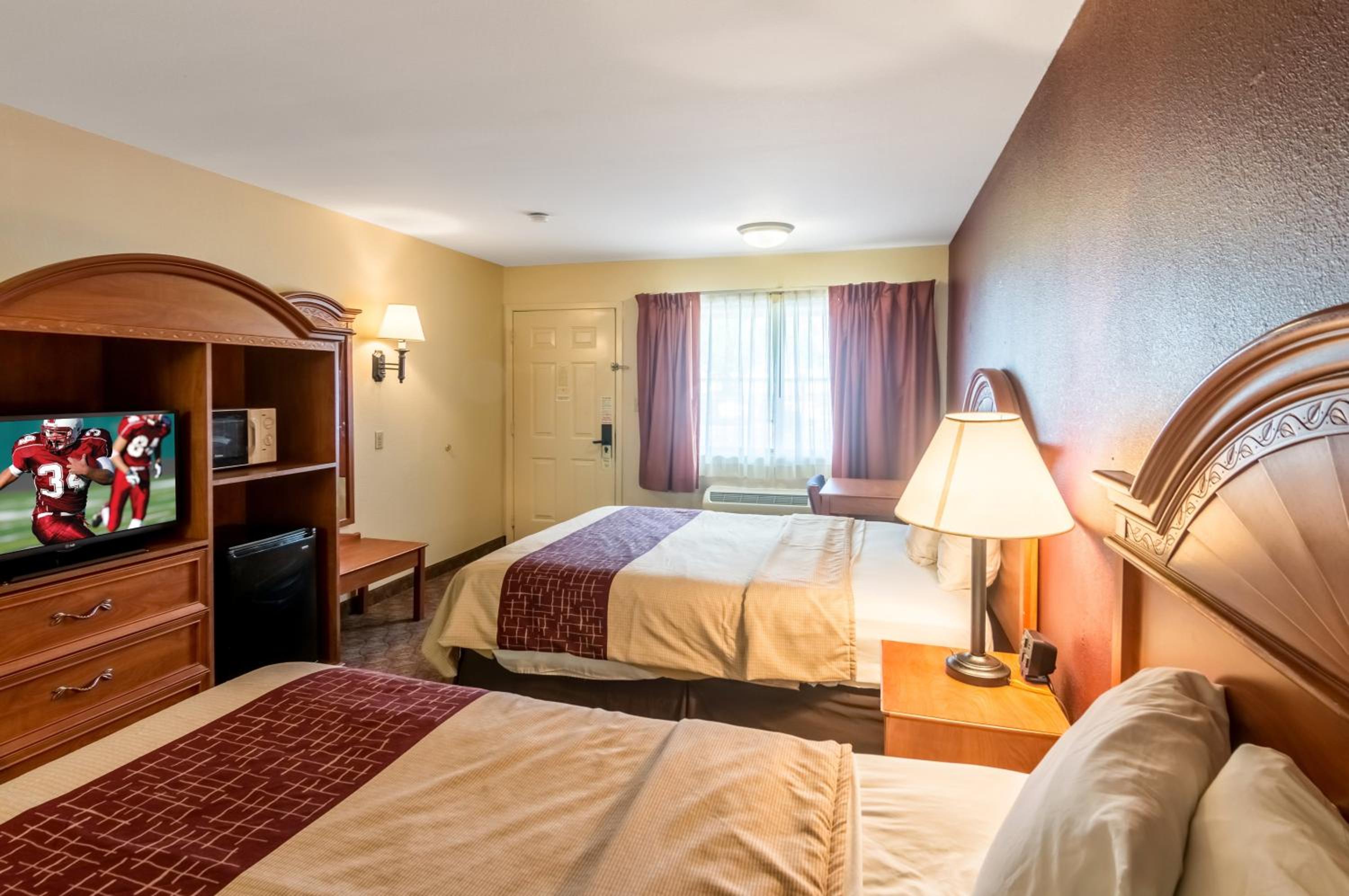 Wichita Falls Vacations - Red Roof Inn Wichita Falls - Property Image 25