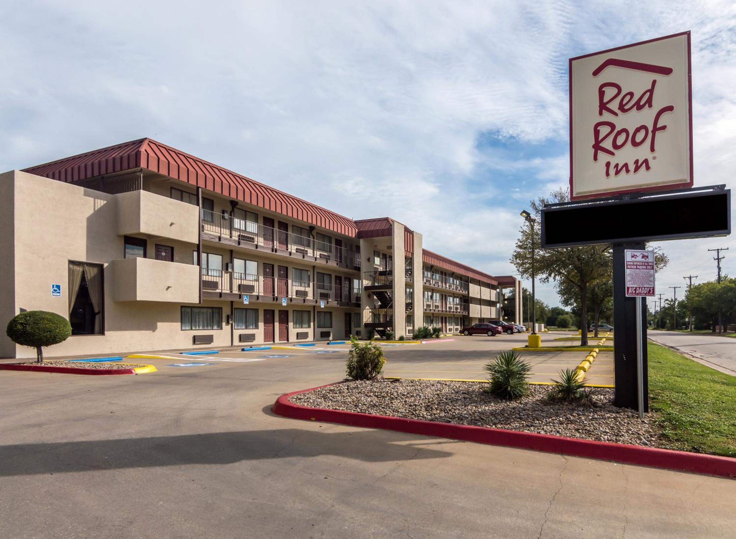 Wichita Falls Vacations - Red Roof Inn Wichita Falls - Property Image 27