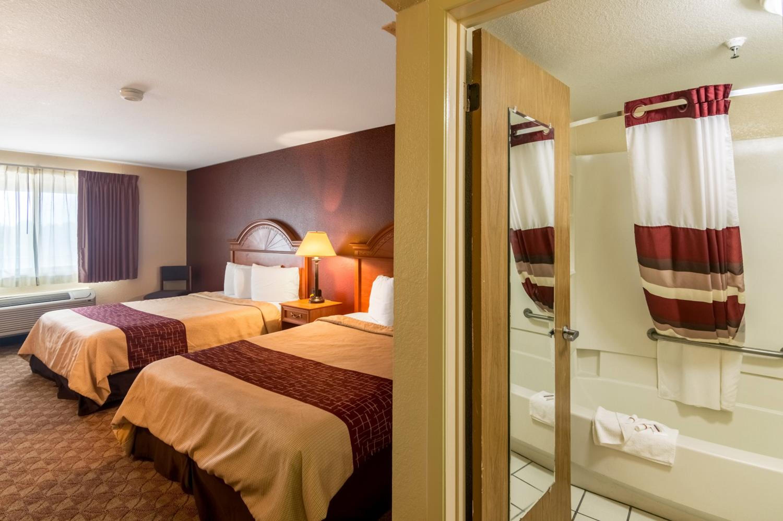 Wichita Falls Vacations - Red Roof Inn Wichita Falls - Property Image 14