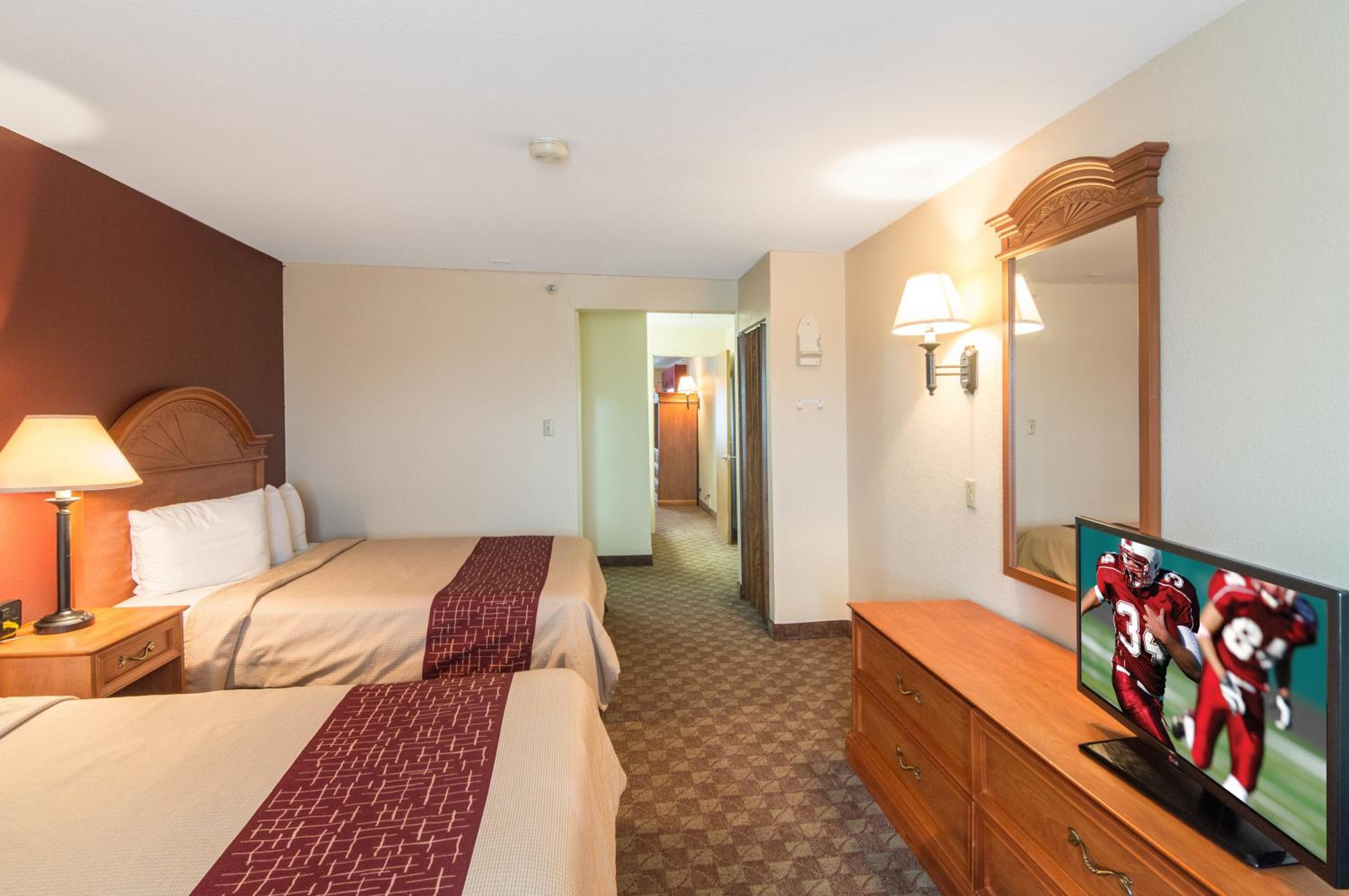 Wichita Falls Vacations - Red Roof Inn Wichita Falls - Property Image 15