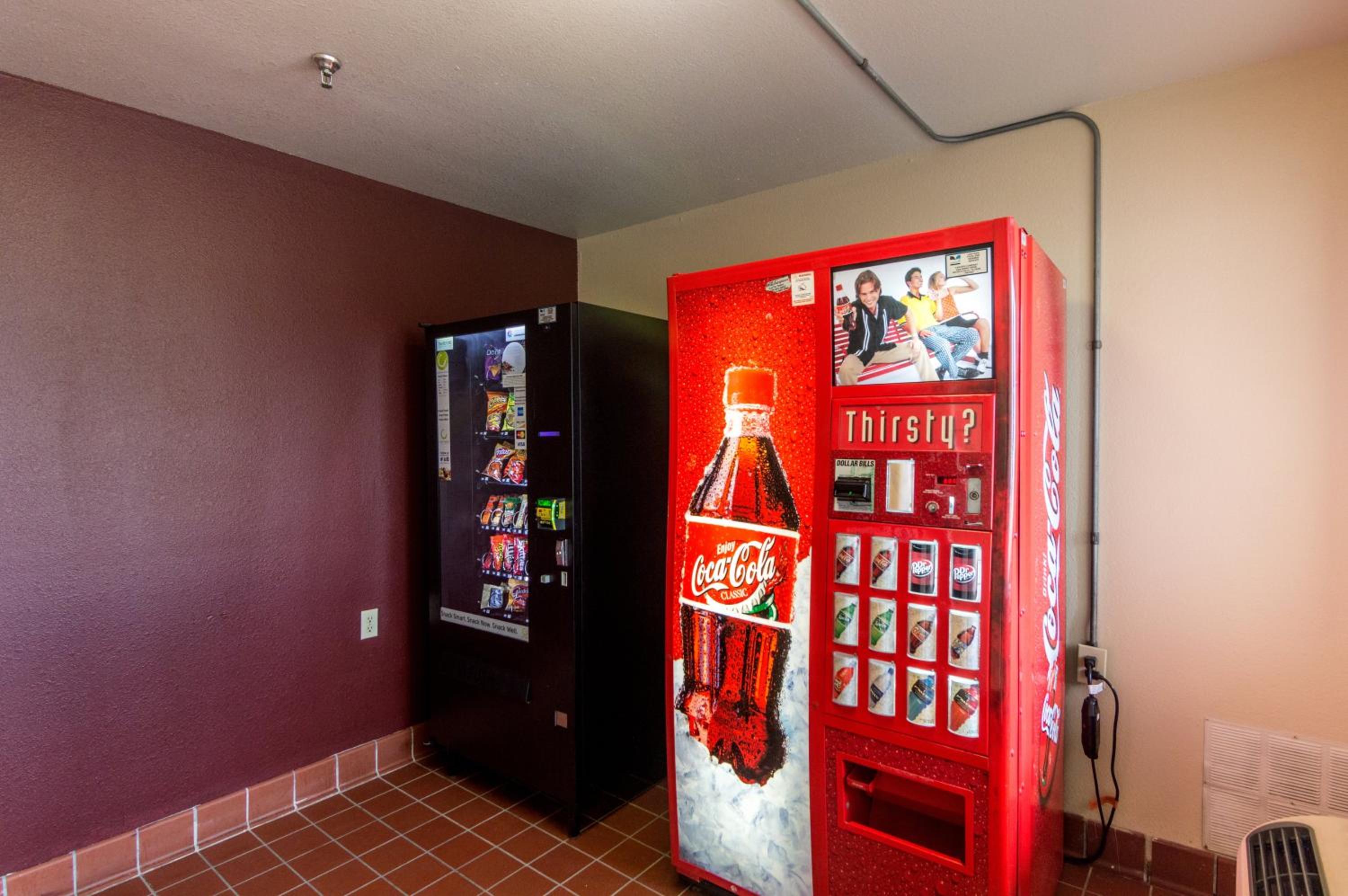 Wichita Falls Vacations - Red Roof Inn Wichita Falls - Property Image 5