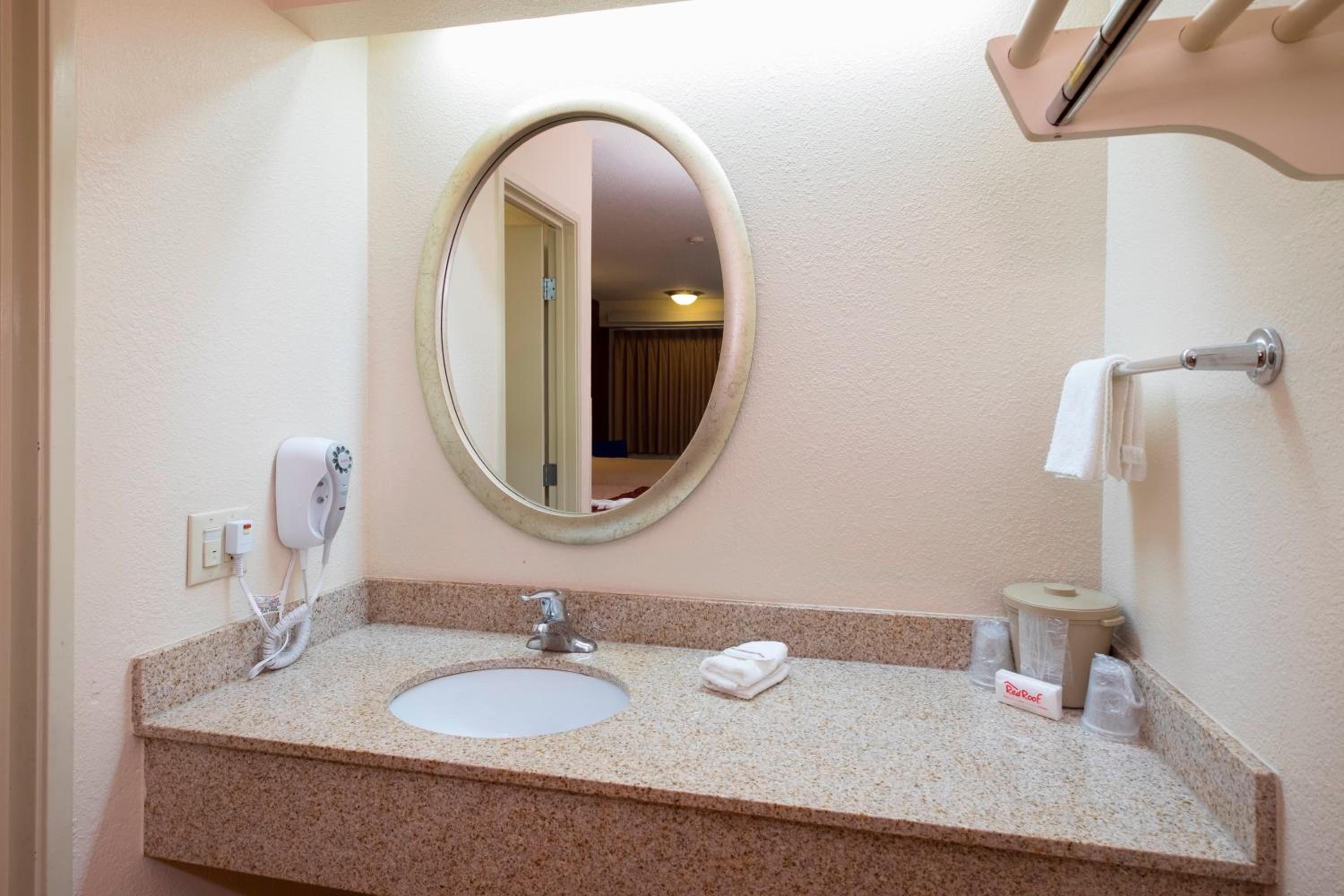 Red Roof Inn Cincinnati - Sharonville - Property Image 22