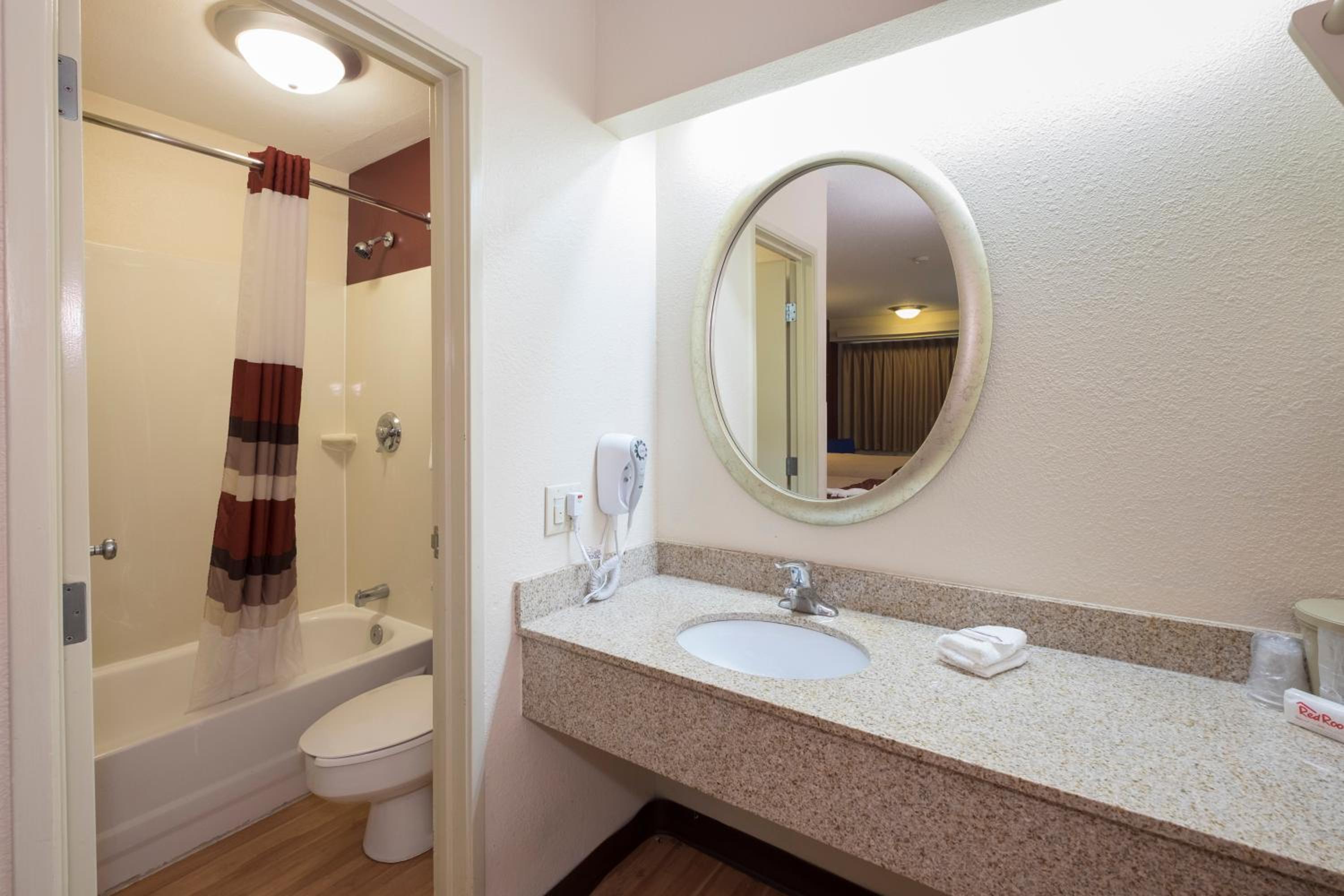Red Roof Inn Cincinnati - Sharonville - Property Image 20
