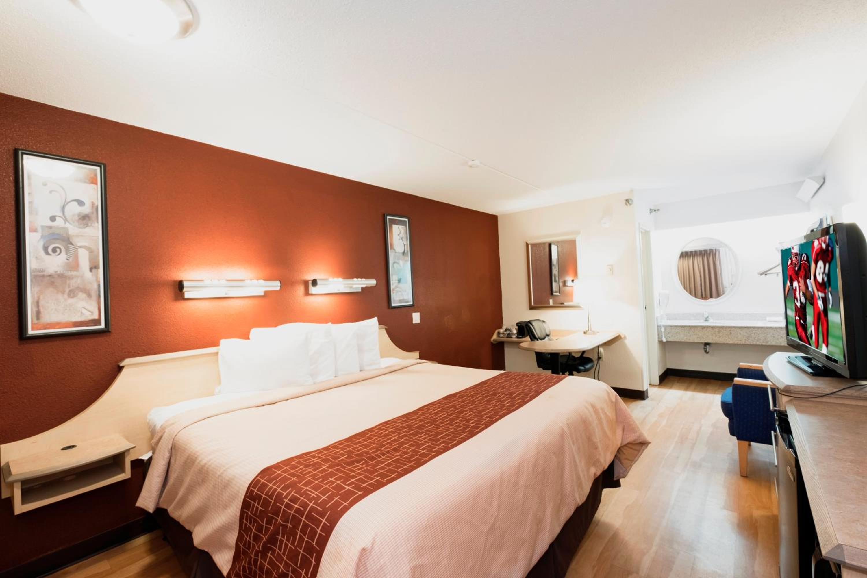 Red Roof Inn Cincinnati - Sharonville - Property Image 12