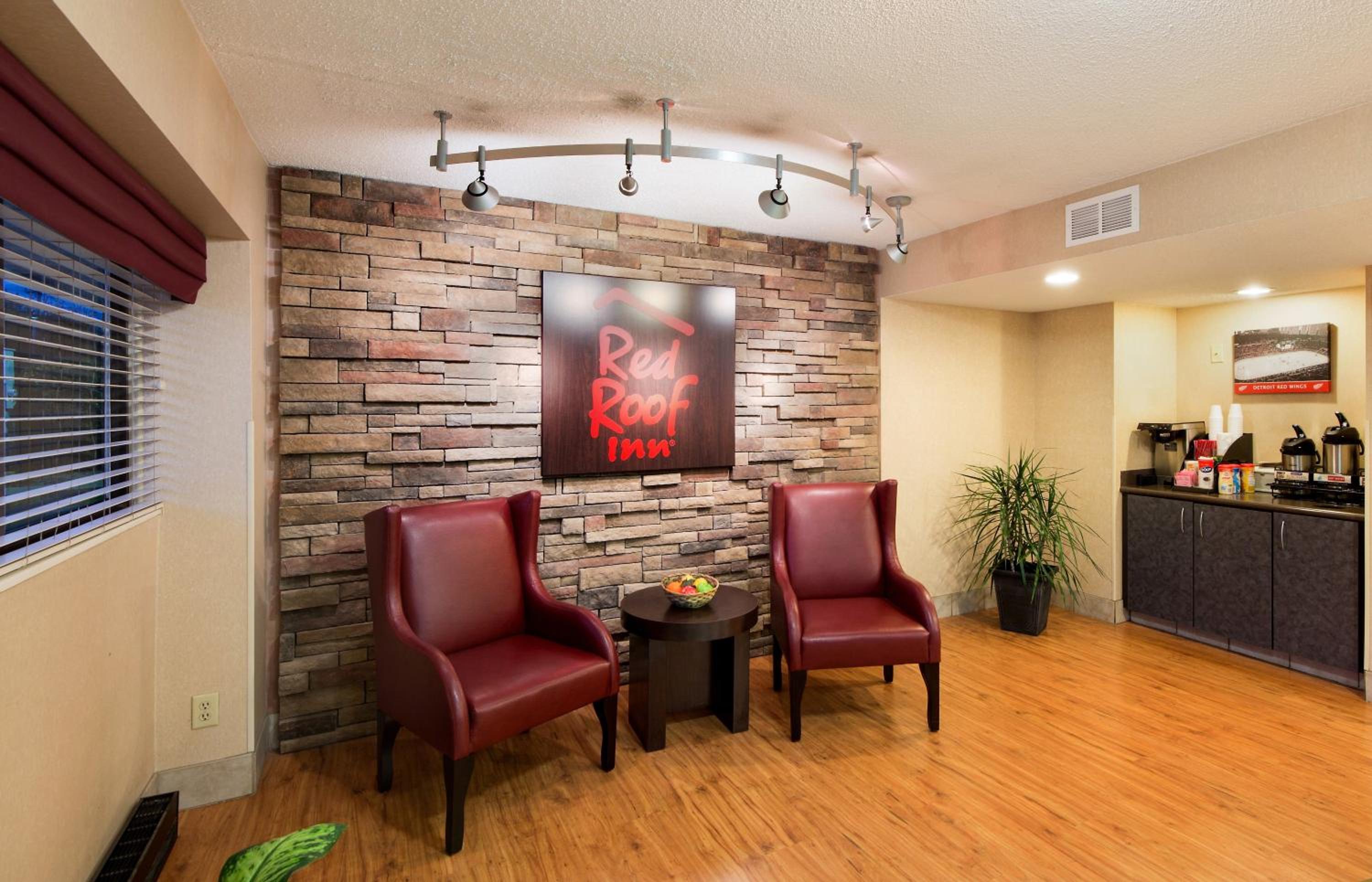 Red Roof Inn Detroit Metro Airport - Taylor view 4