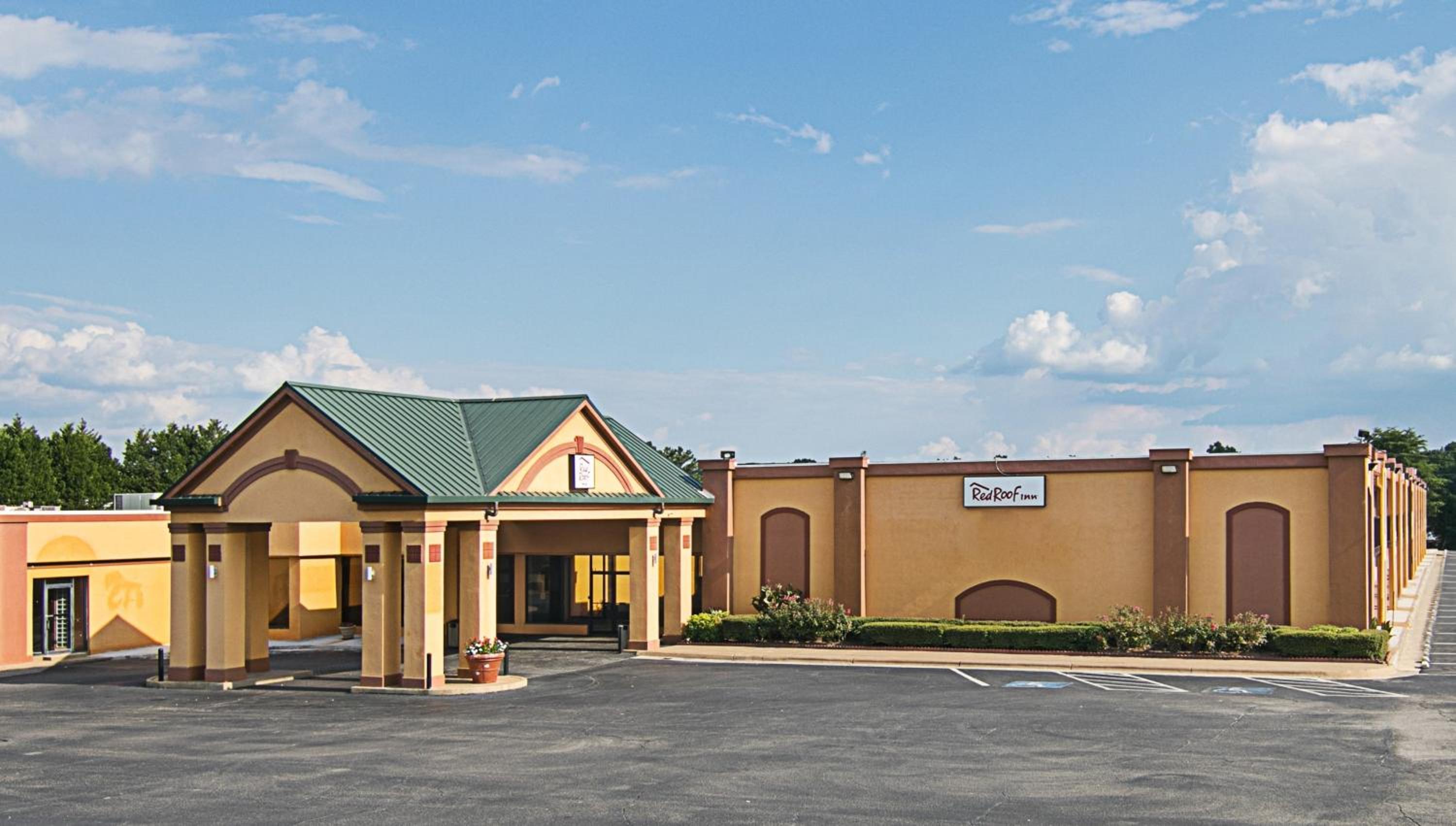 Red Roof Inn Forsyth view 4