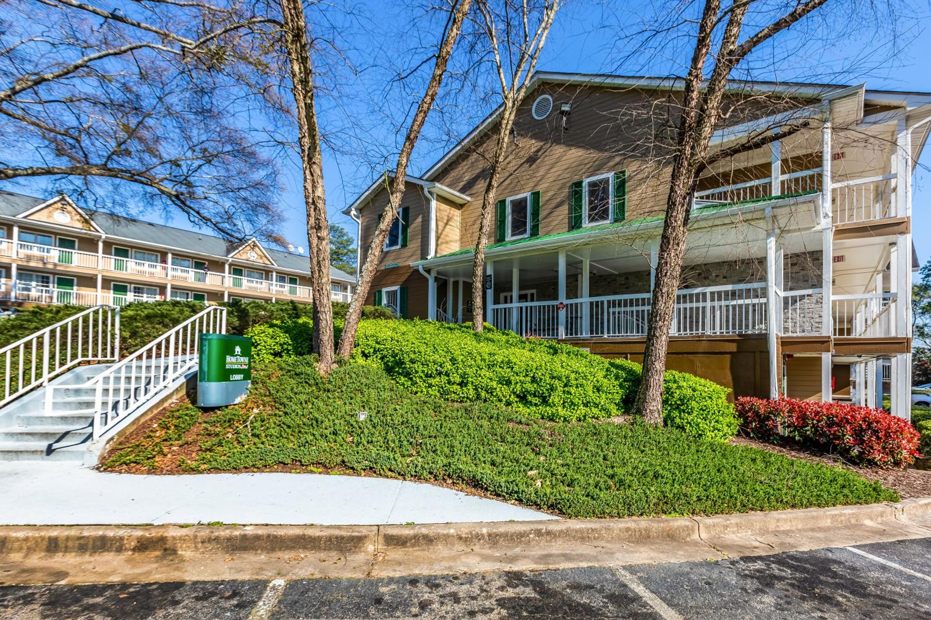 HomeTowne Studios by Red Roof Atlanta - Norcross Downtown, Foto 6
