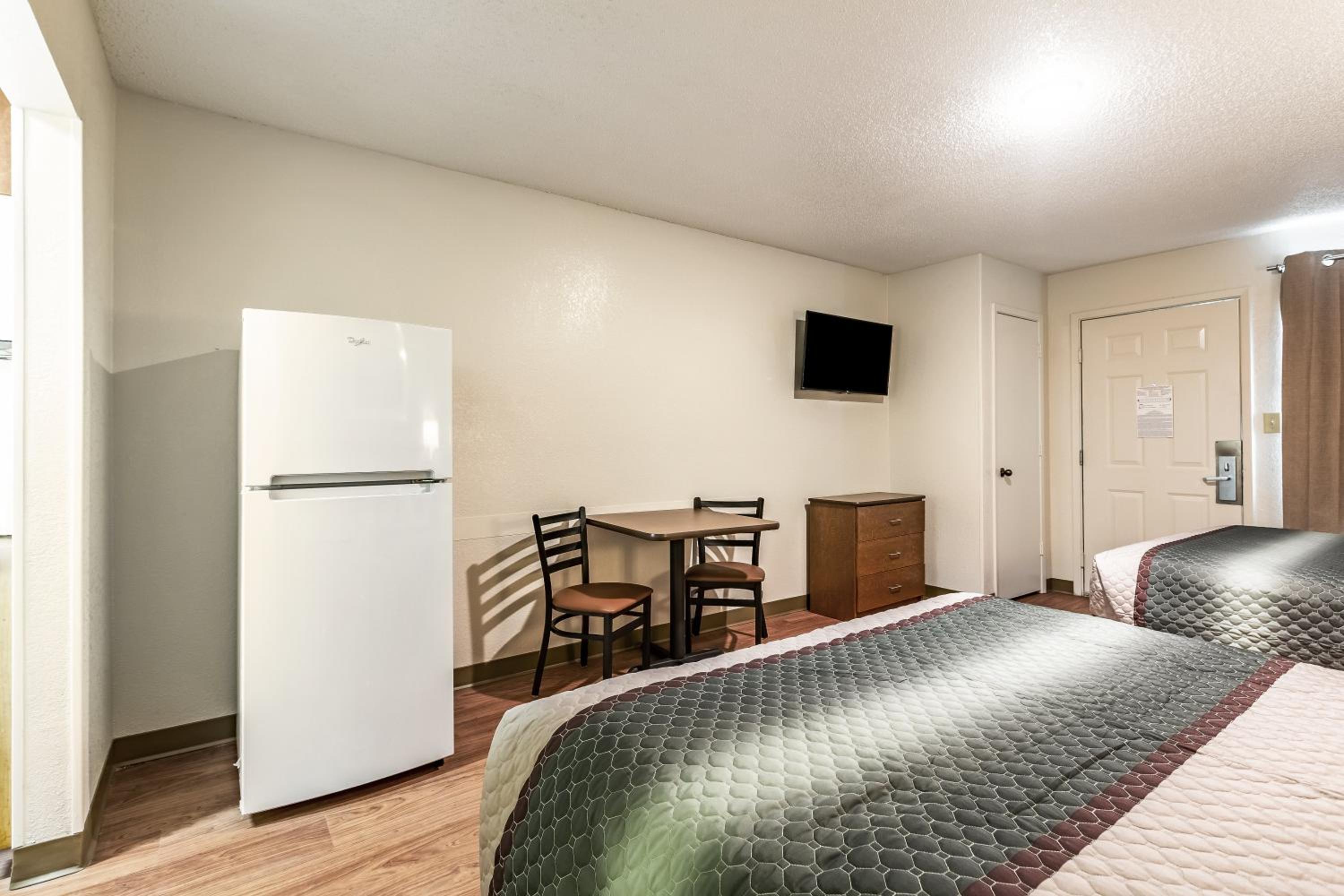 HomeTowne Studios by Red Roof Atlanta - Norcross Downtown, Foto 10