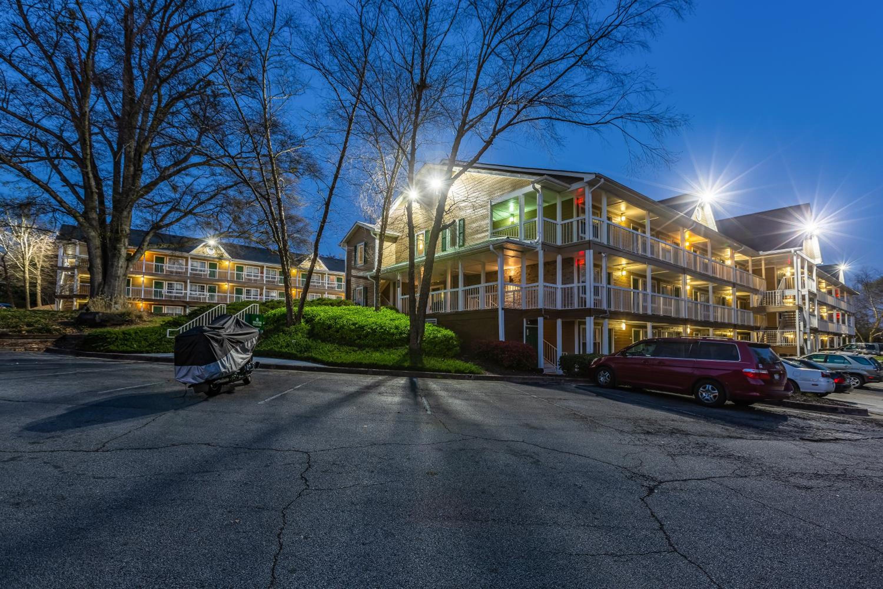 HomeTowne Studios by Red Roof Atlanta - Norcross Downtown, Foto 12