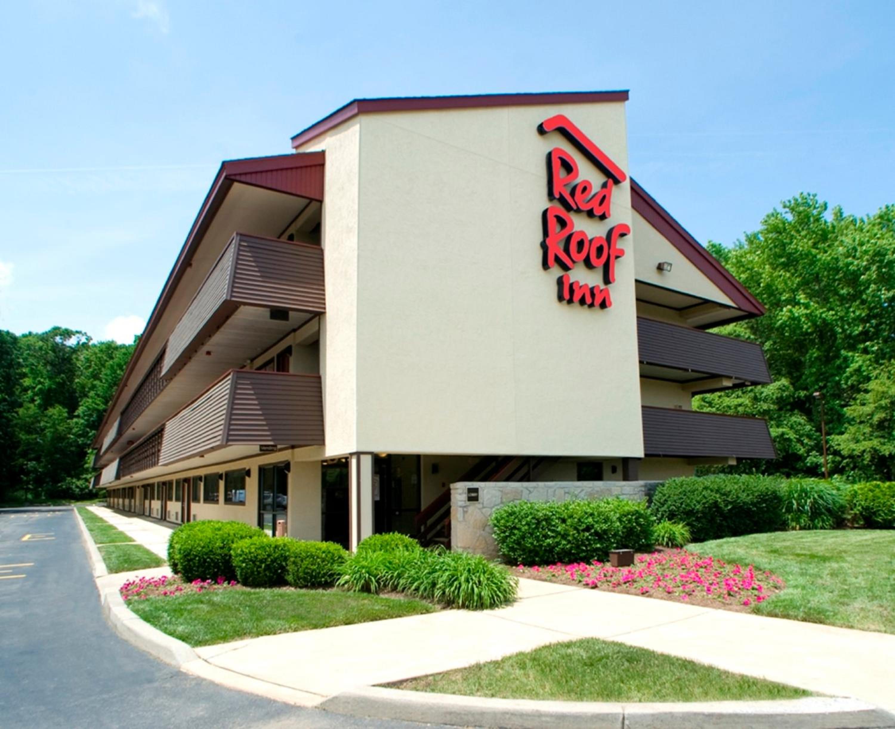 Hotel Red Roof Inn Albany Airport - Image 1