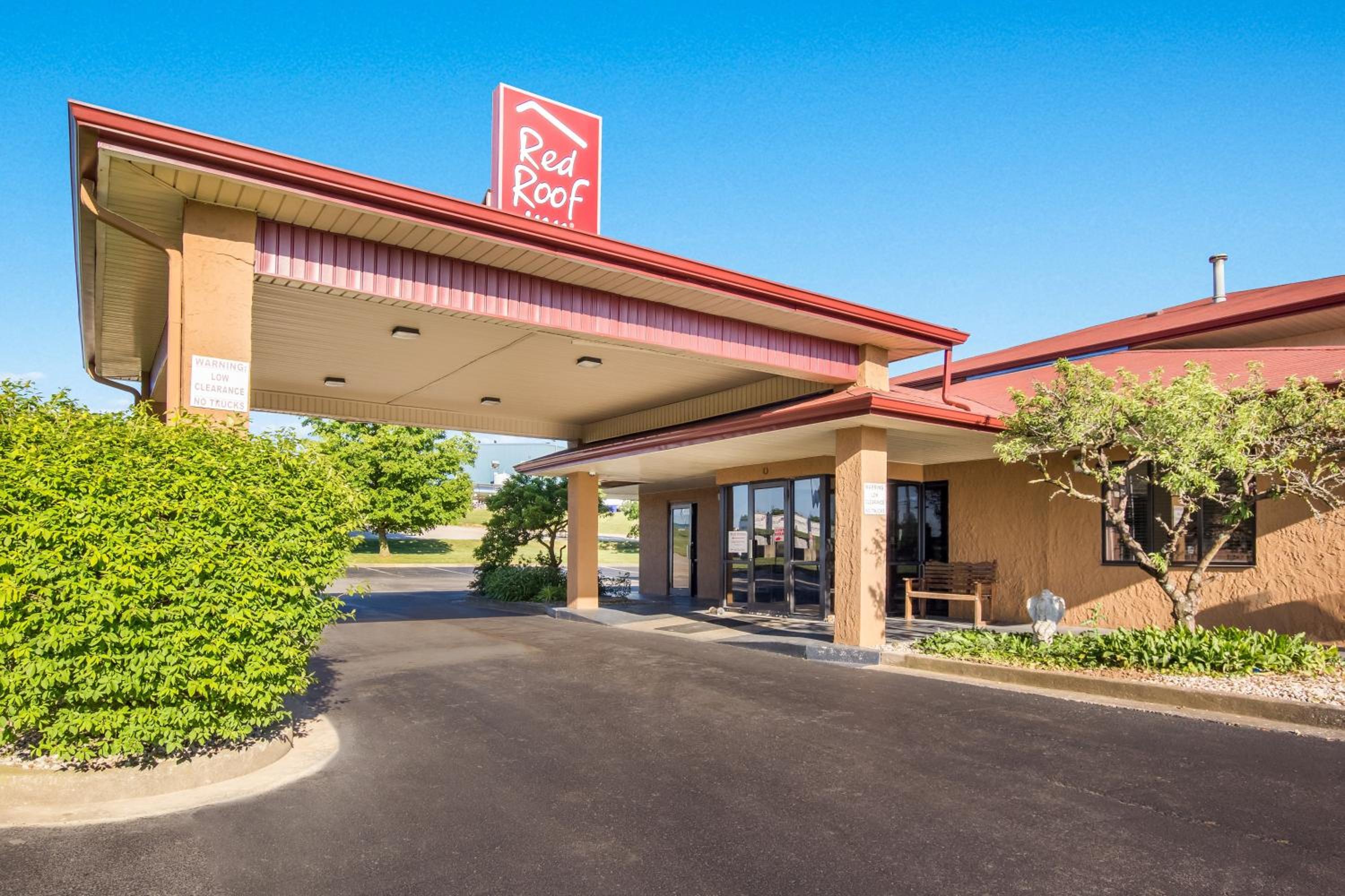 Shelbyville Vacations - Red Roof Inn Shelbyville - Property Image 1