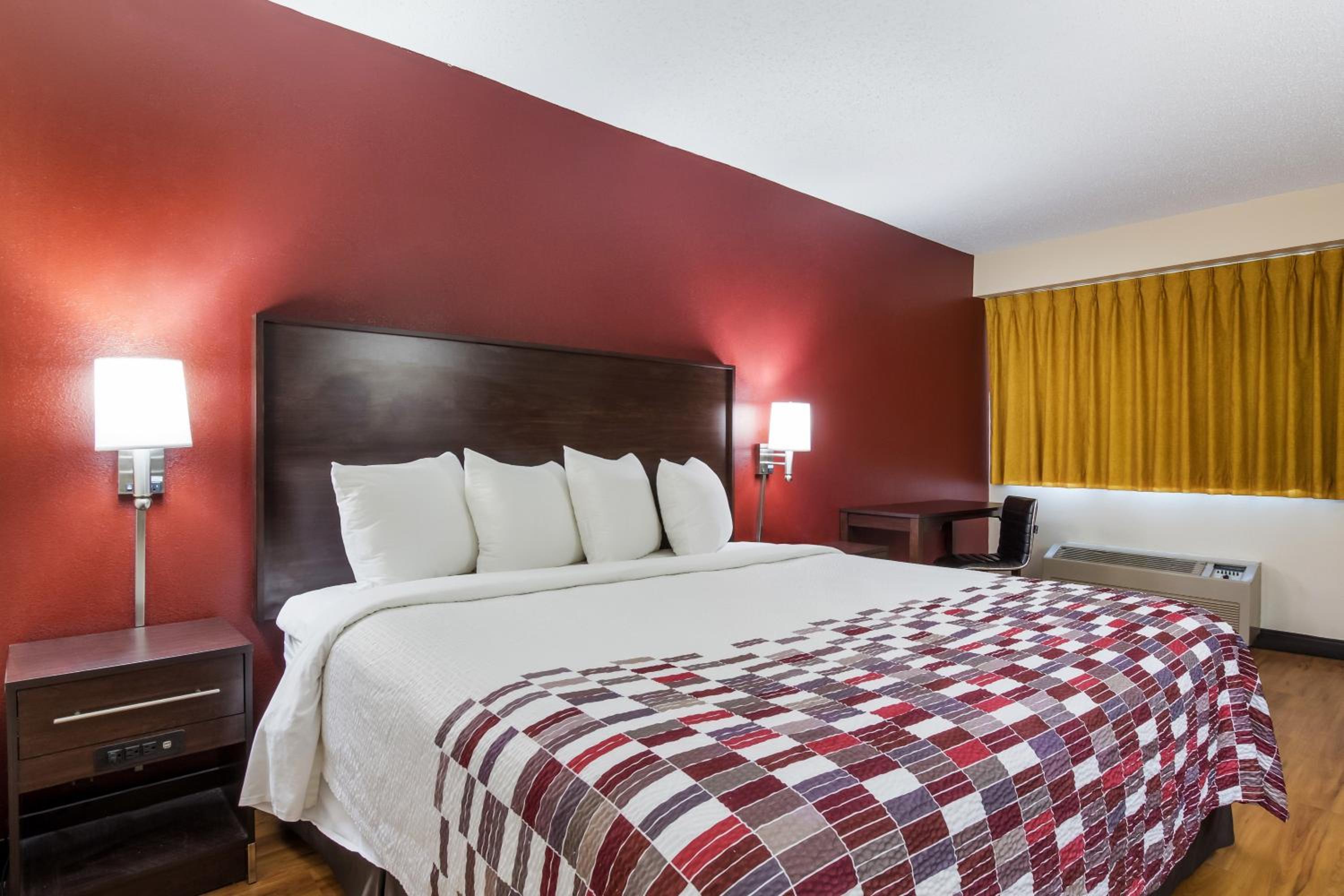 Shelbyville Vacations - Red Roof Inn Shelbyville - Property Image 9