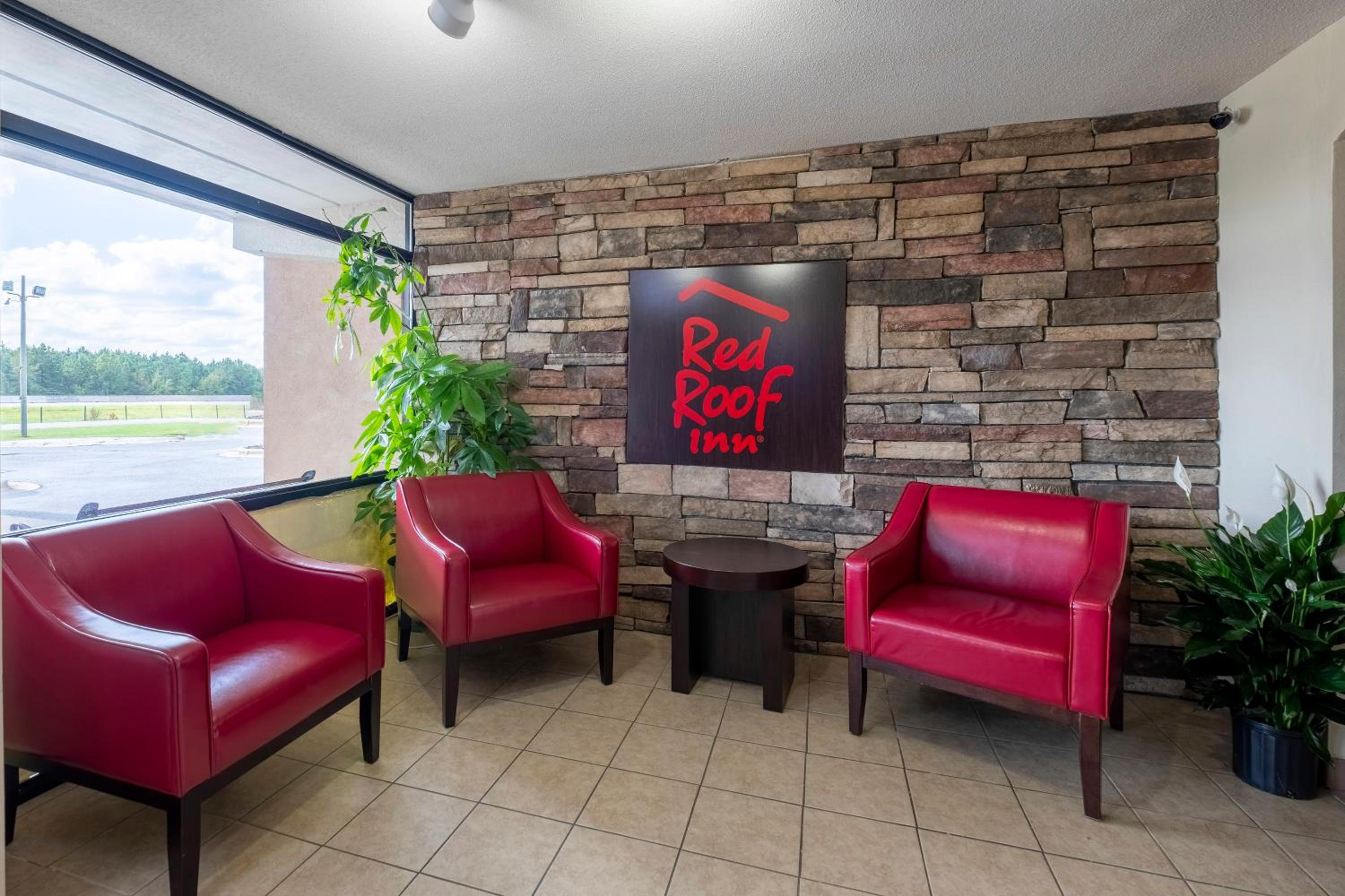 Red Roof Inn Kenly - I-95 view 5