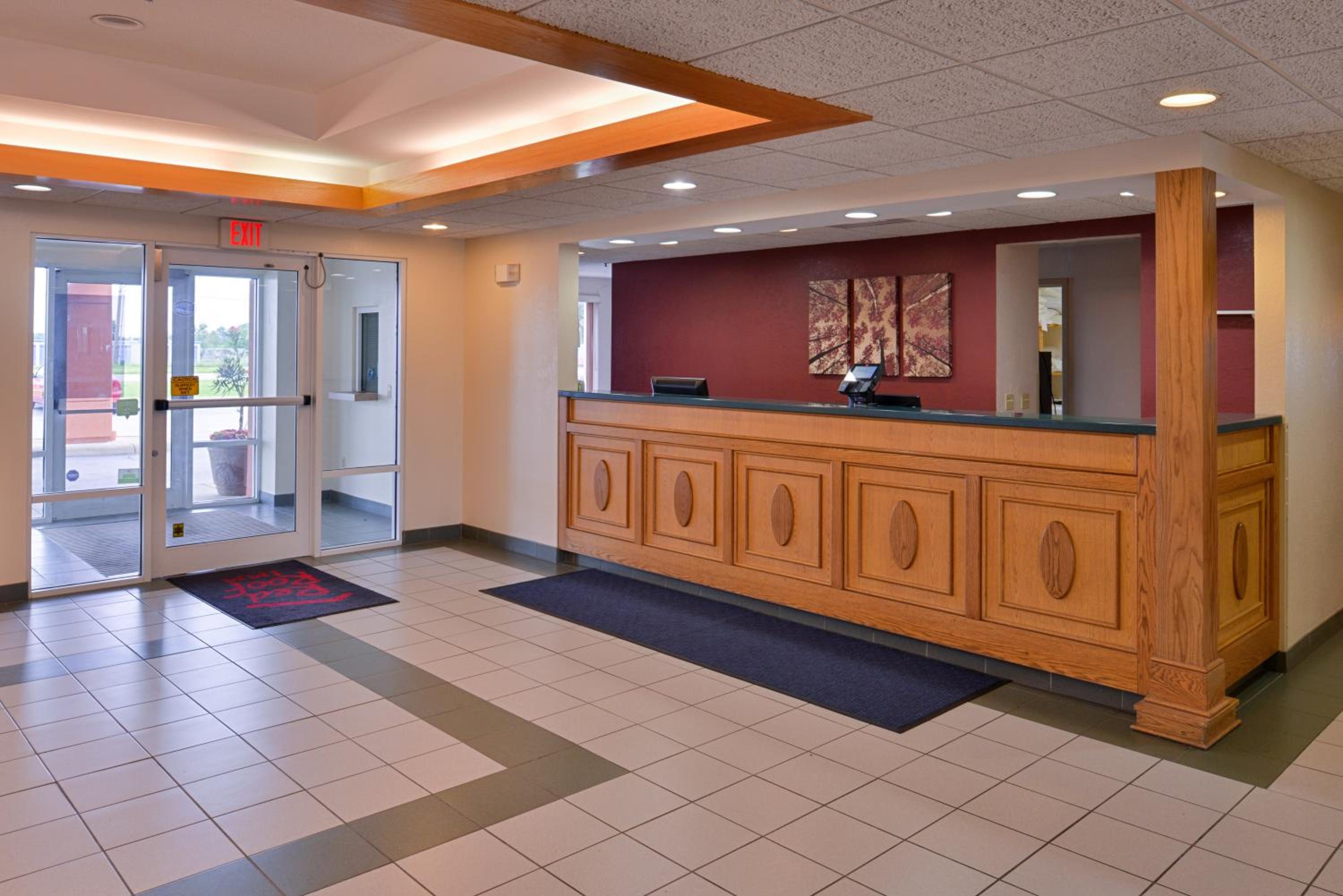 Red Roof Inn Clyde view 5