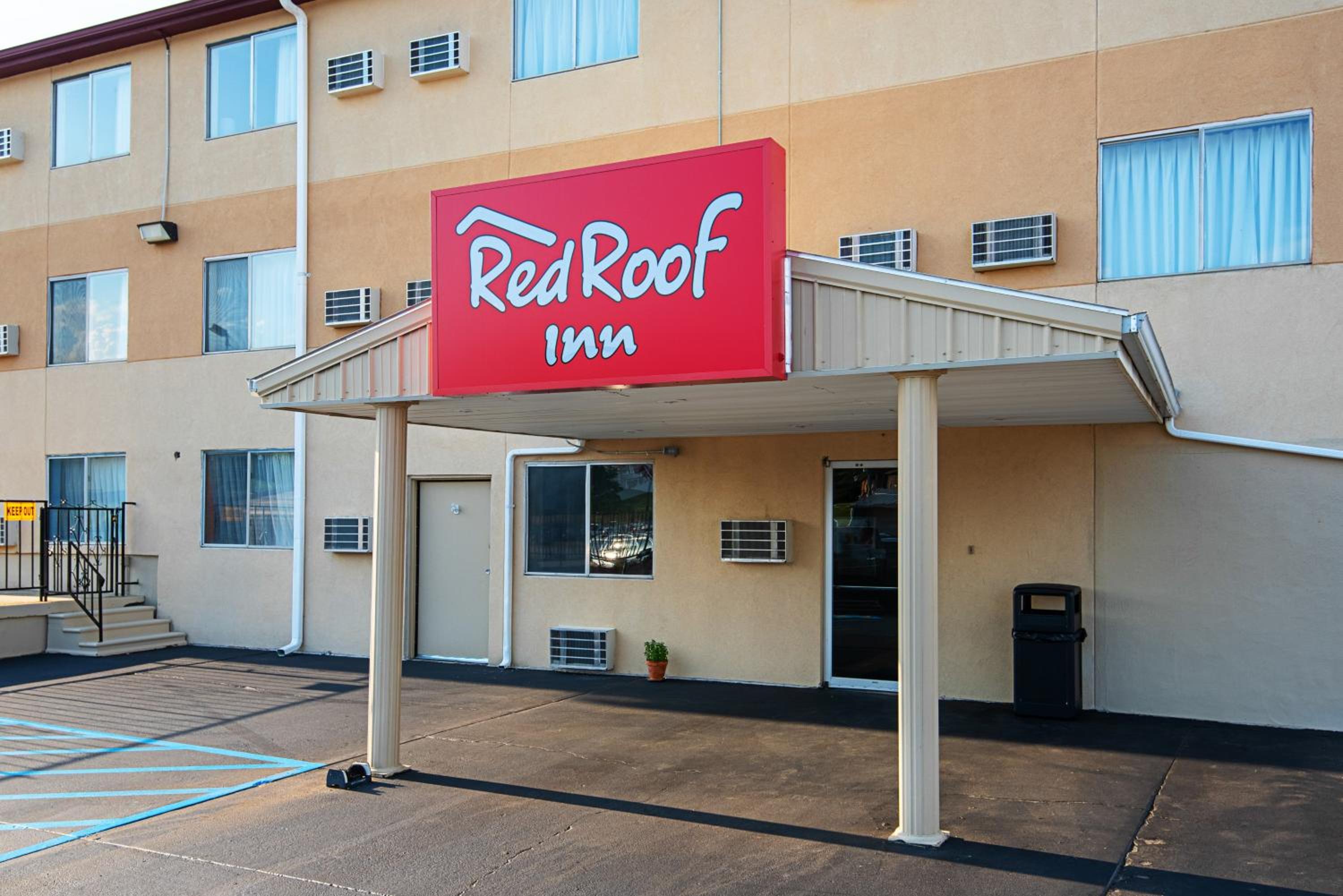 Red Roof Inn Cameron view 2