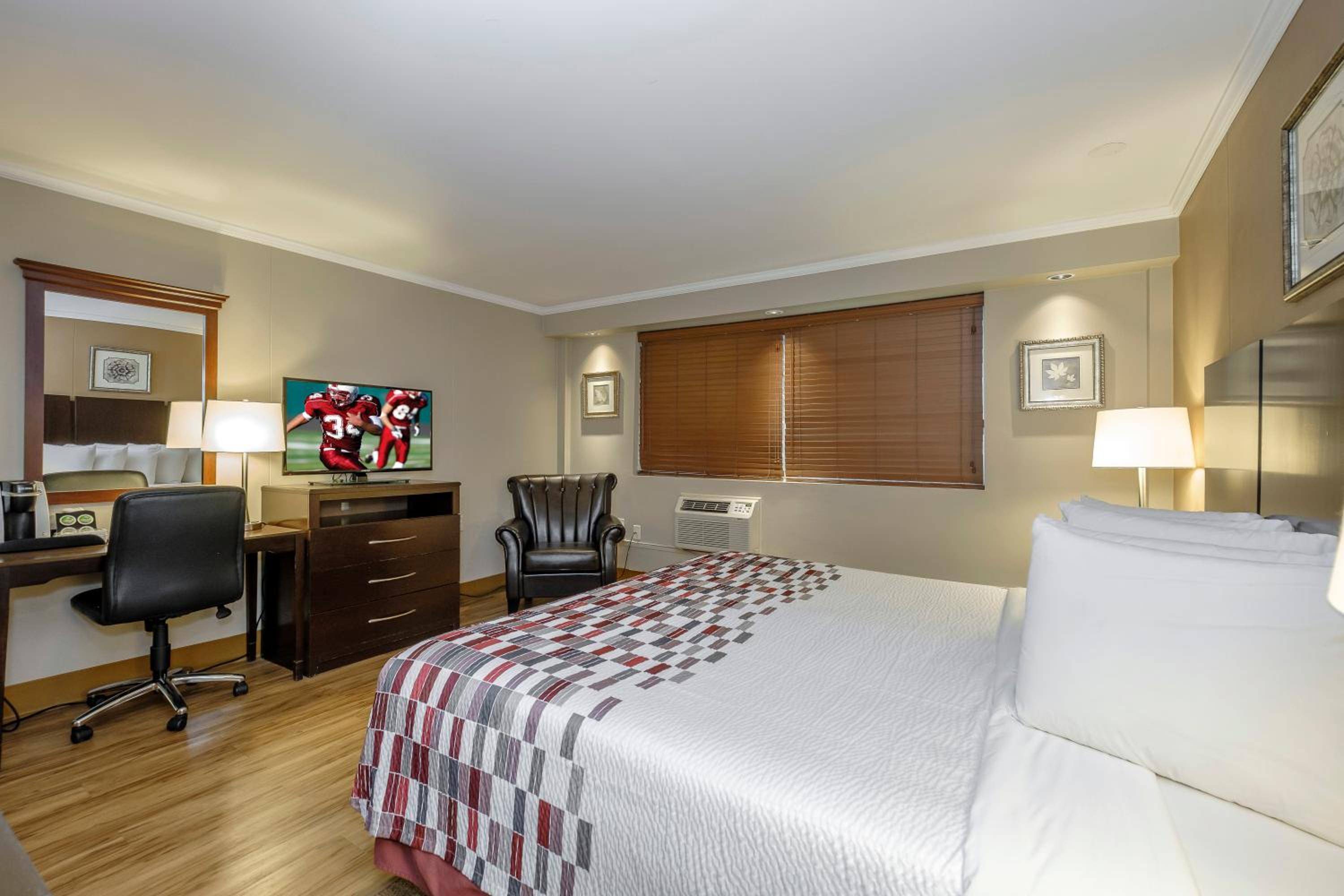 Red Roof Inn and Suites Herkimer