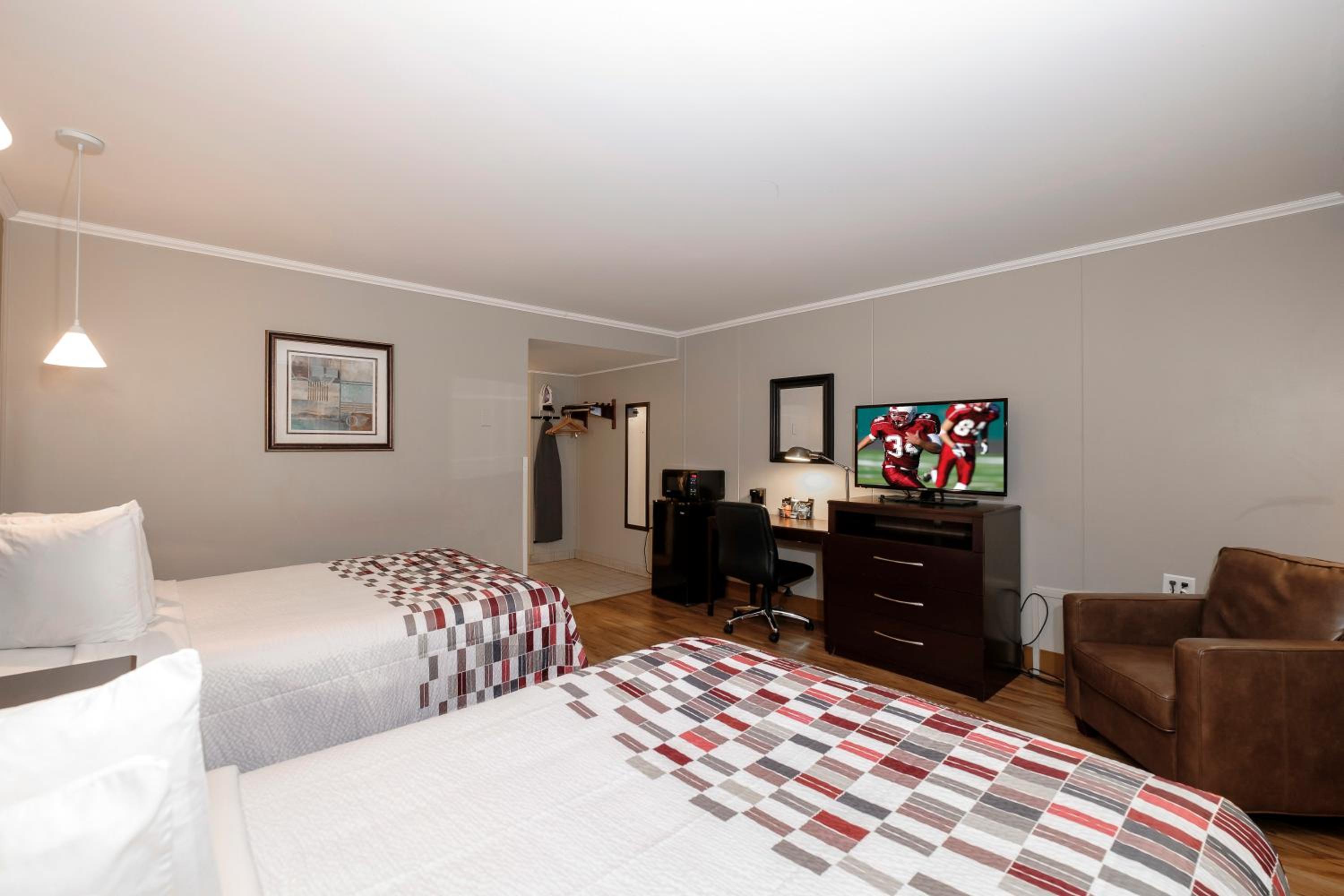Red Roof Inn and Suites Herkimer
