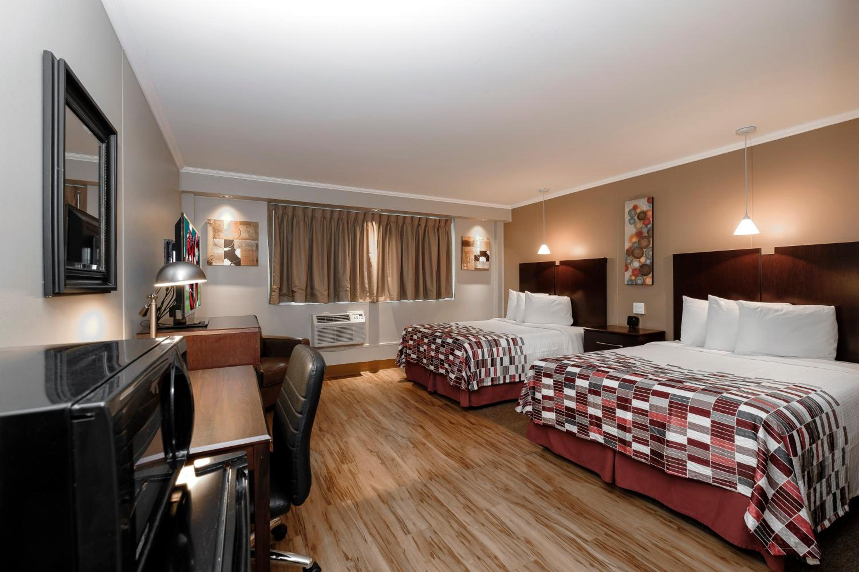 Cooperstown Vacations - Red Roof Inn and Suites Herkimer - Property Image 3
