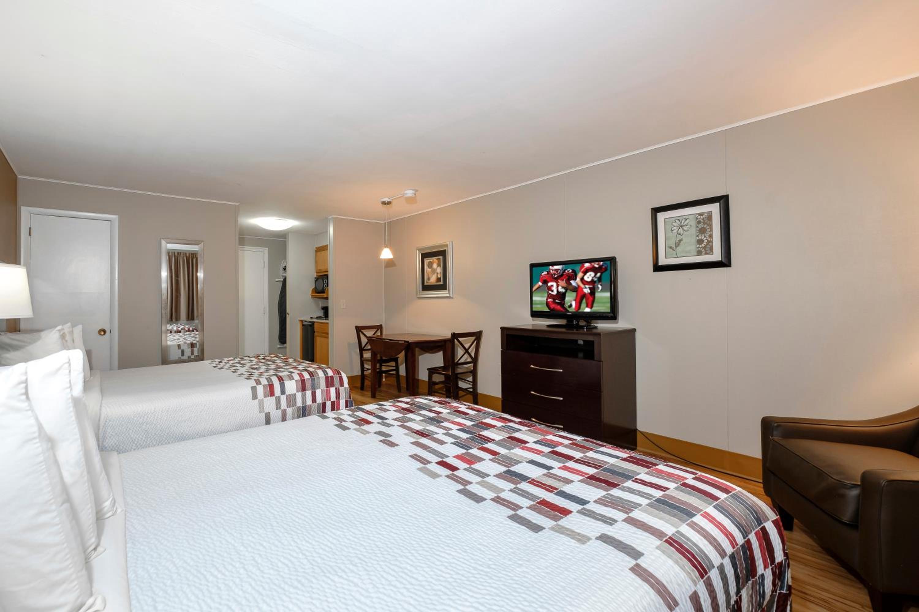 Red Roof Inn and Suites Herkimer