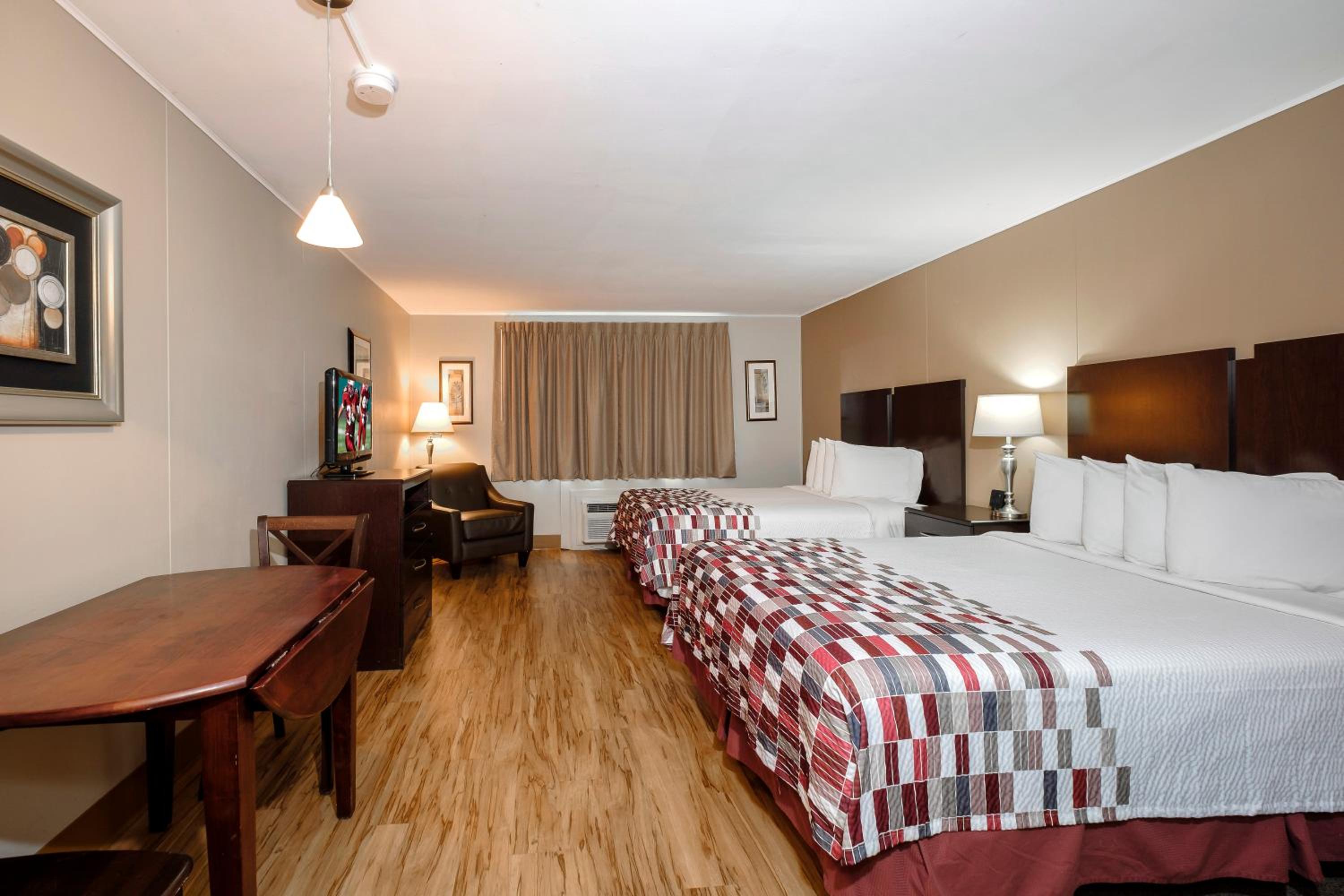Cooperstown Vacations - Red Roof Inn and Suites Herkimer - Property Image 5