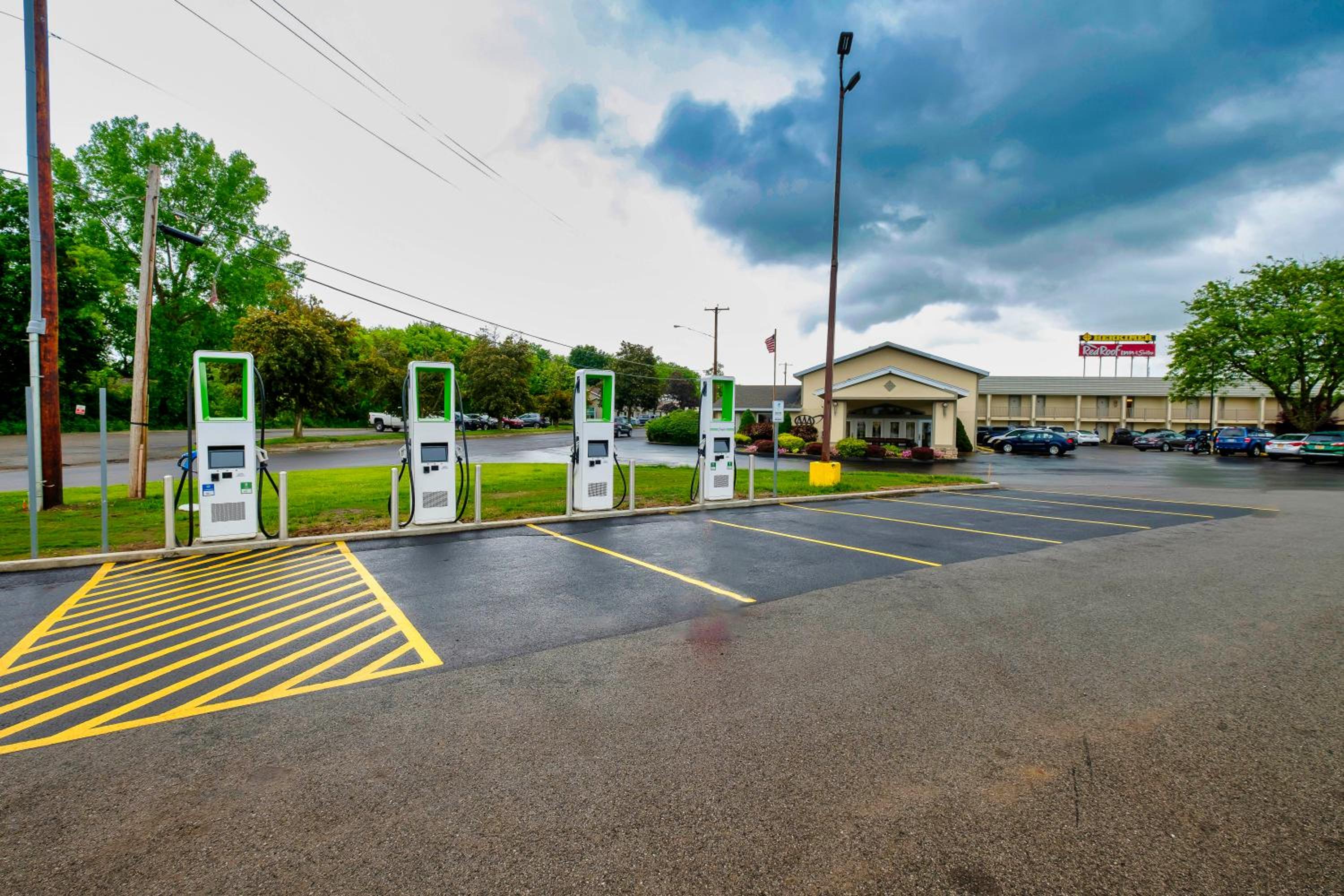 Red Roof Inn and Suites Herkimer